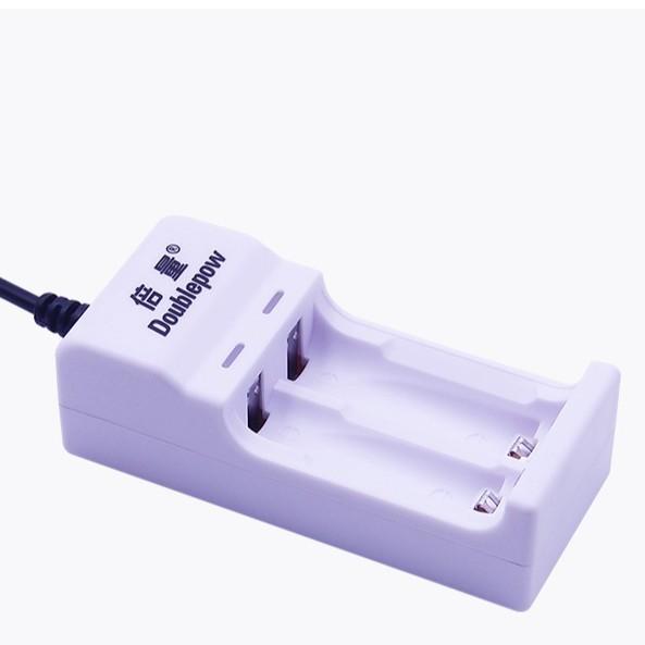 Bộ sạc pin Doublepow dùng sạc 2 viên pin AA/AAA cổng USB