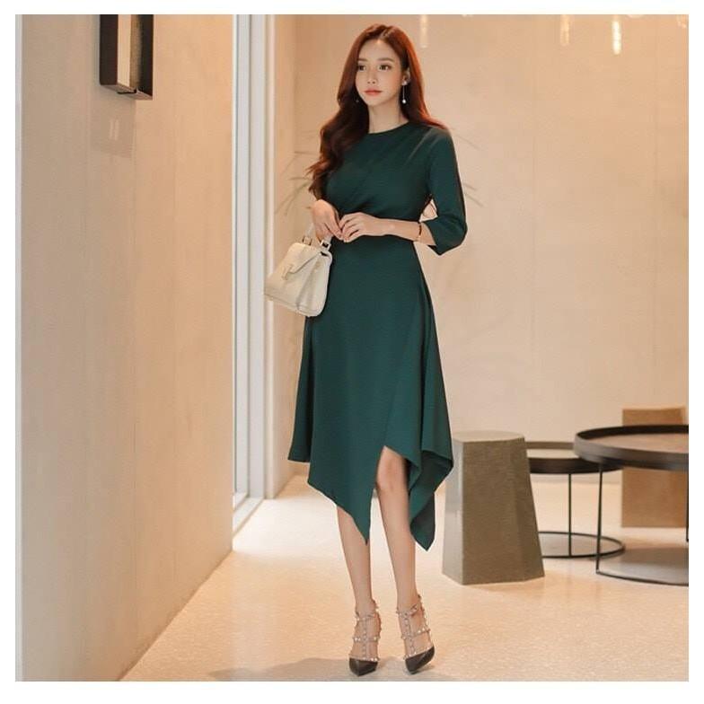 ĐẦM XOÈ LAI CÁCH ĐIỆU với chất vải thun Poly dầy dặn,co giãn thoải mái,và thoáng mát. Đầm thích hợp cho Chị/Em làm việc văn phòng mặc đi làm,đi chơi,hoặc đi tiệc