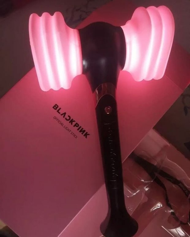 LIGHTSTICK hình búa tạ phát sáng siêu xinh của nhóm nhạc BLACK PINK