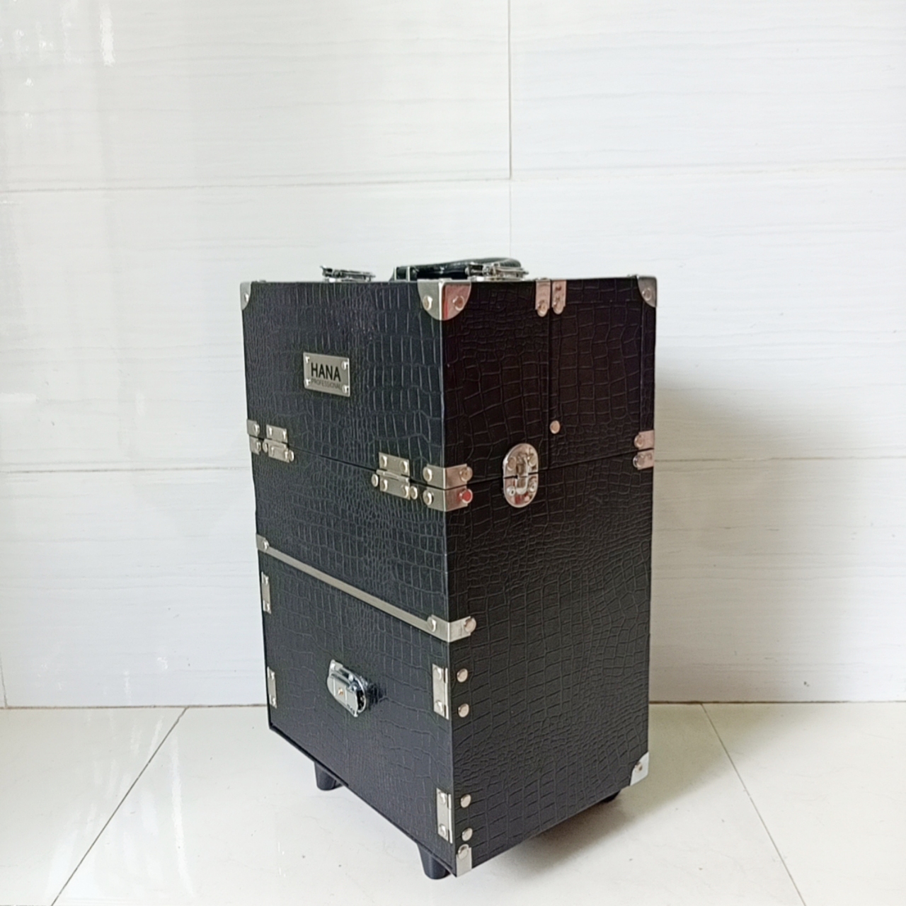 Loại 1 –Cốp vali mini cao cấp Hana Professional bọc góc, viền cạnh inox đựng dụng cụ trang điểm, make up, phun xăm, nối mi chuyên nghiệp size 30x22x44 cm 