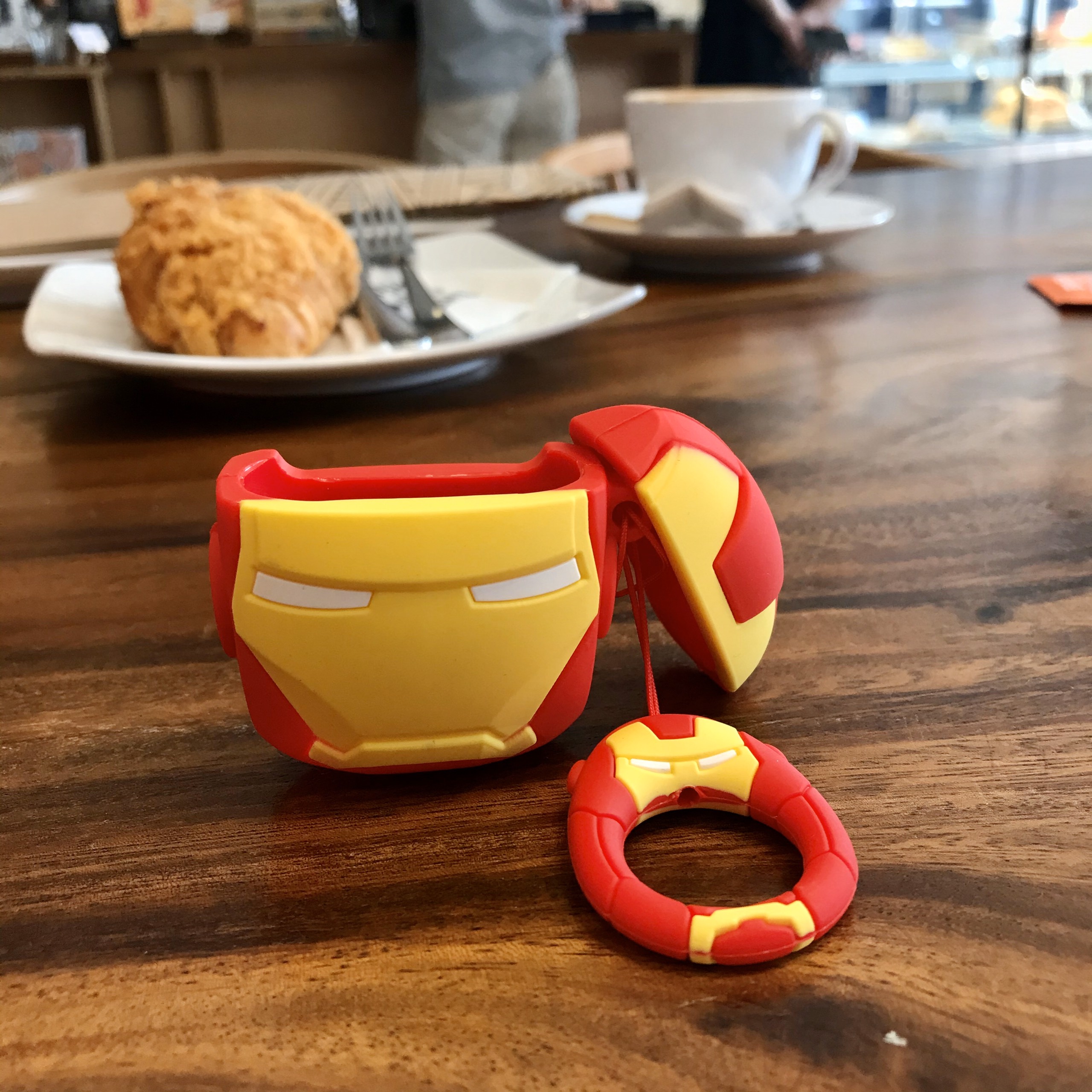 Case Ốp Silicon Bảo Vệ Cho Apple AirPods / AirPods 2 Iron Man