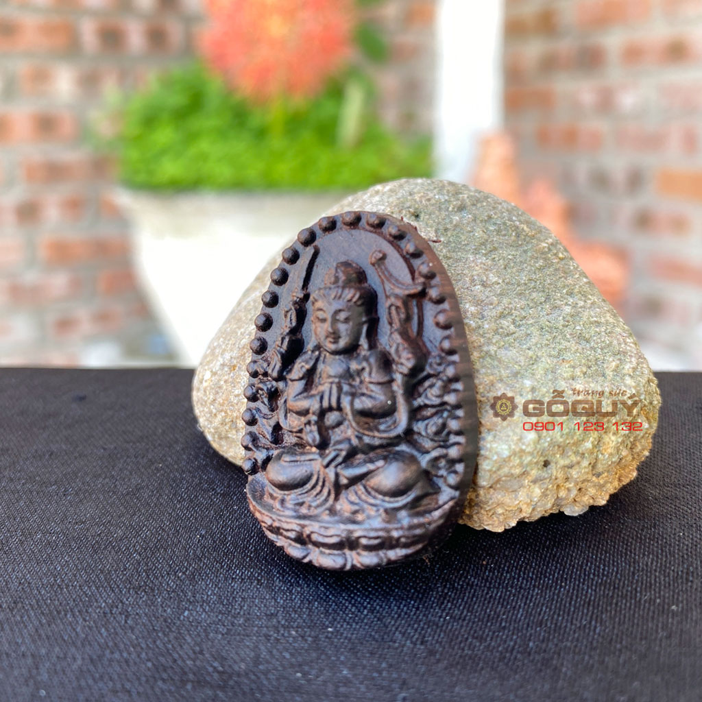 Mặt dây chuyền gỗ trắc Phật bản mệnh Thiên Thủ Thiên Nhãn
