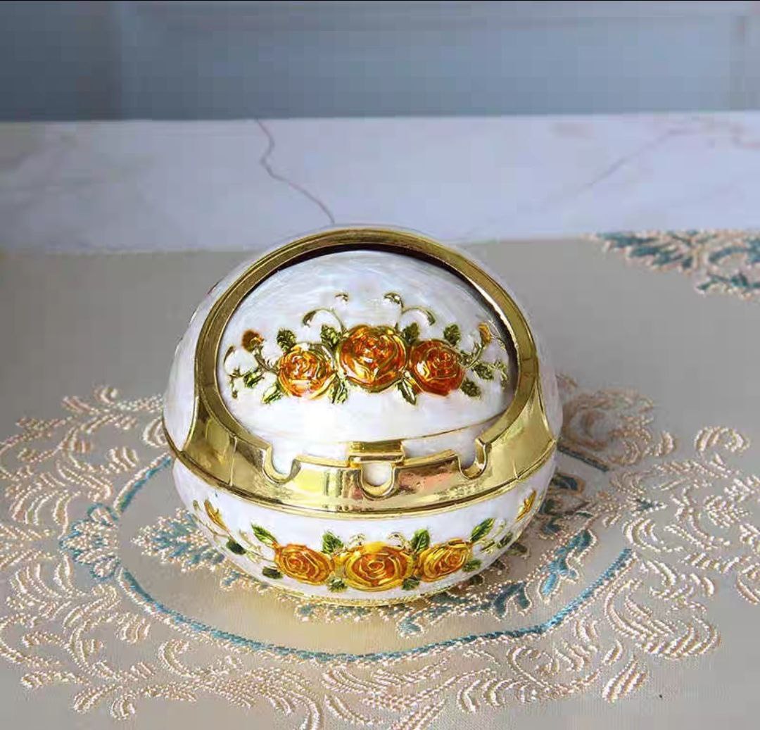 Gạt tàn hoa hồng