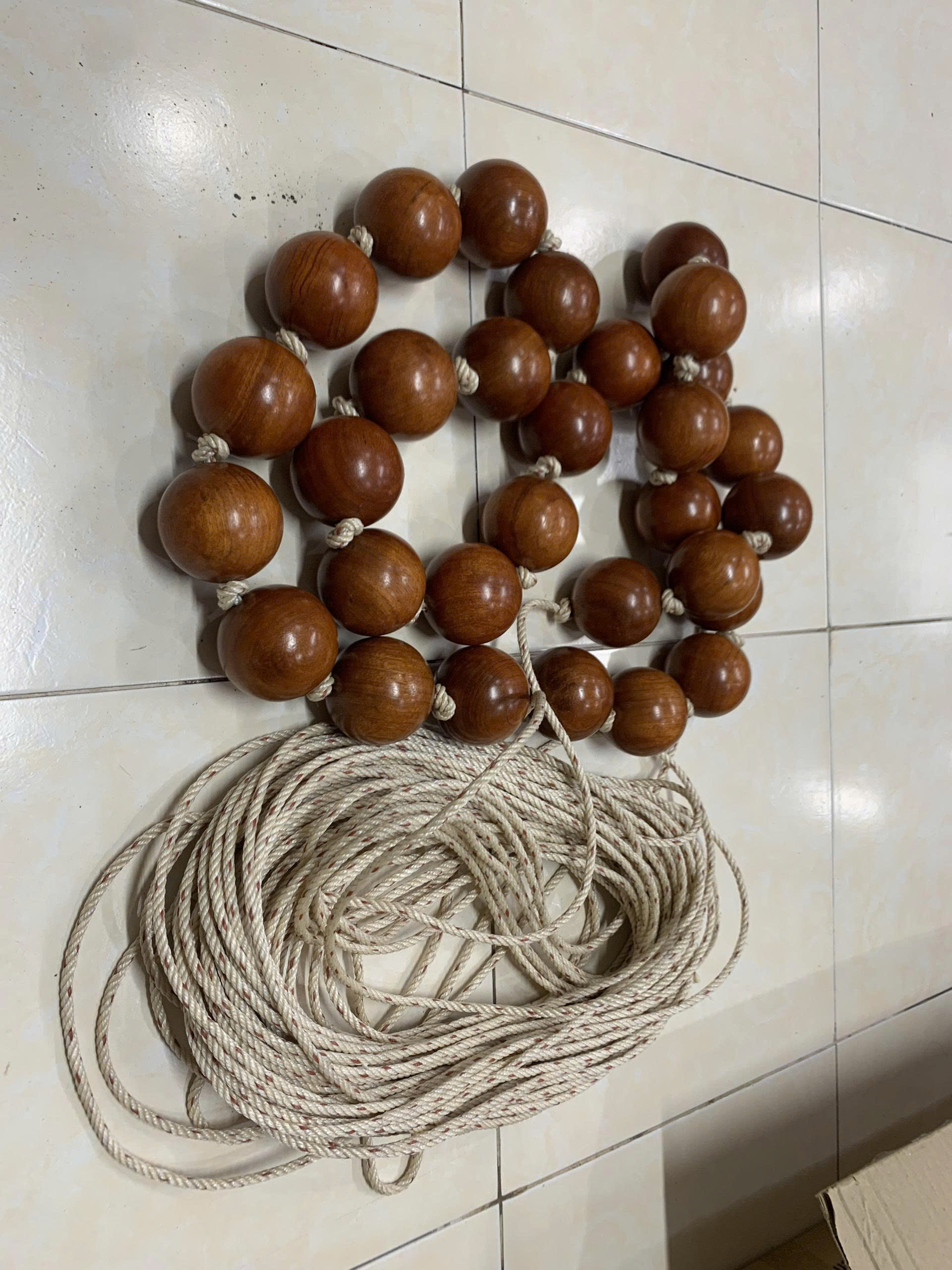 Vòng Lắc Eo Giảm Mỡ Bụng Hiệu Quả , Dễ Sử Dụng , Dùng Cho Mọi Đối Tượng - Vòng Hạt Gỗ Hương Cao Cấp 40 Hạt