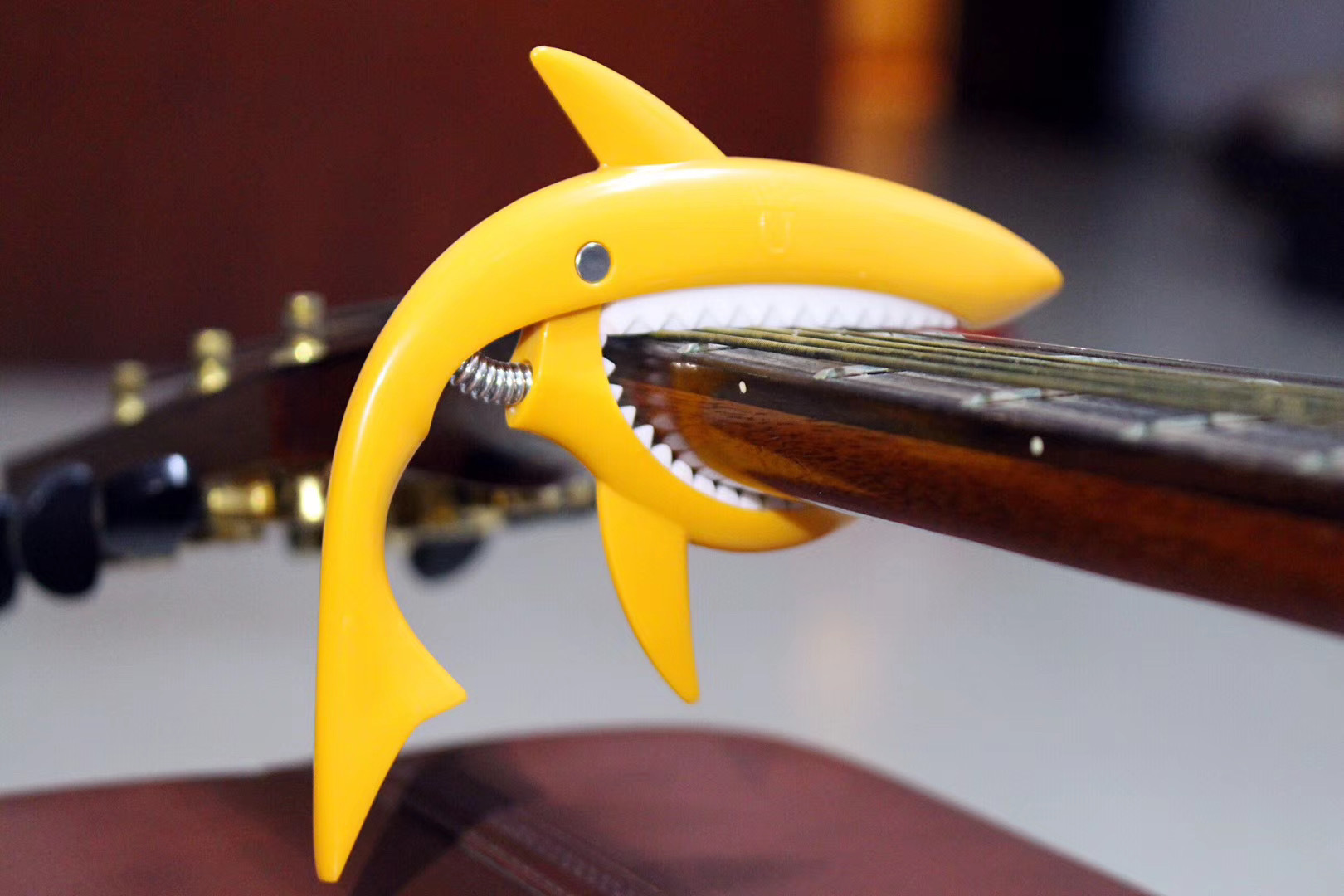 Capo Đàn Guitar Cá Mập Dùng Cho Đàn Guitar Acoustic / Classic I Guitar Shark