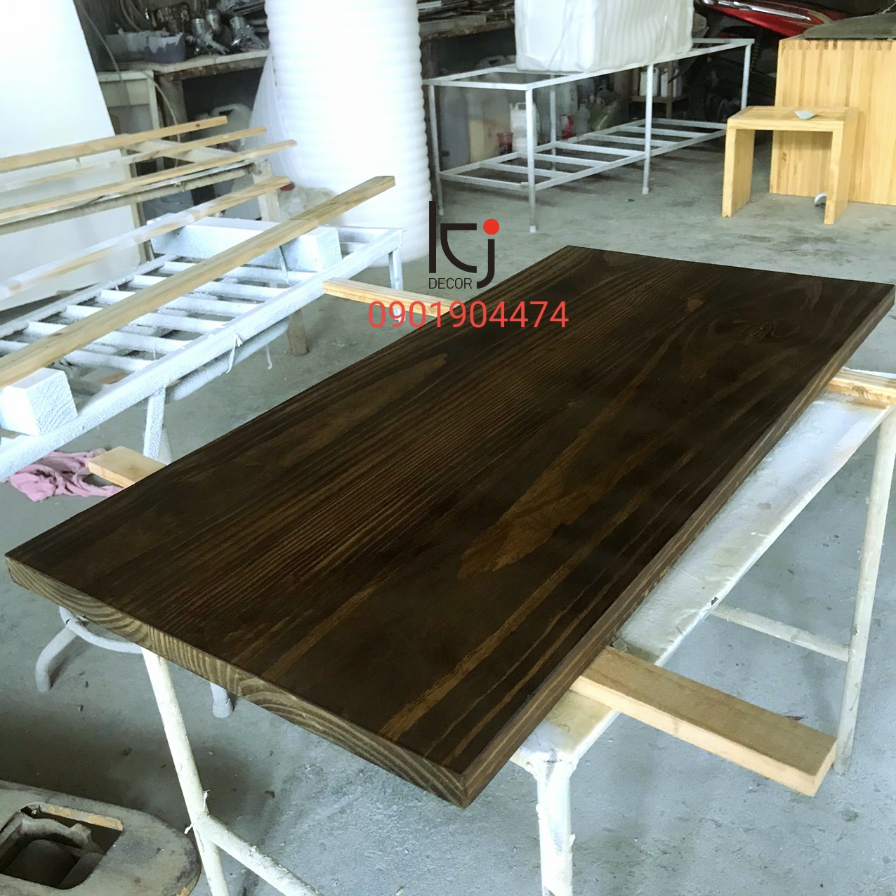 - Tấm mặt bàn gỗ thông 120x58x3cm