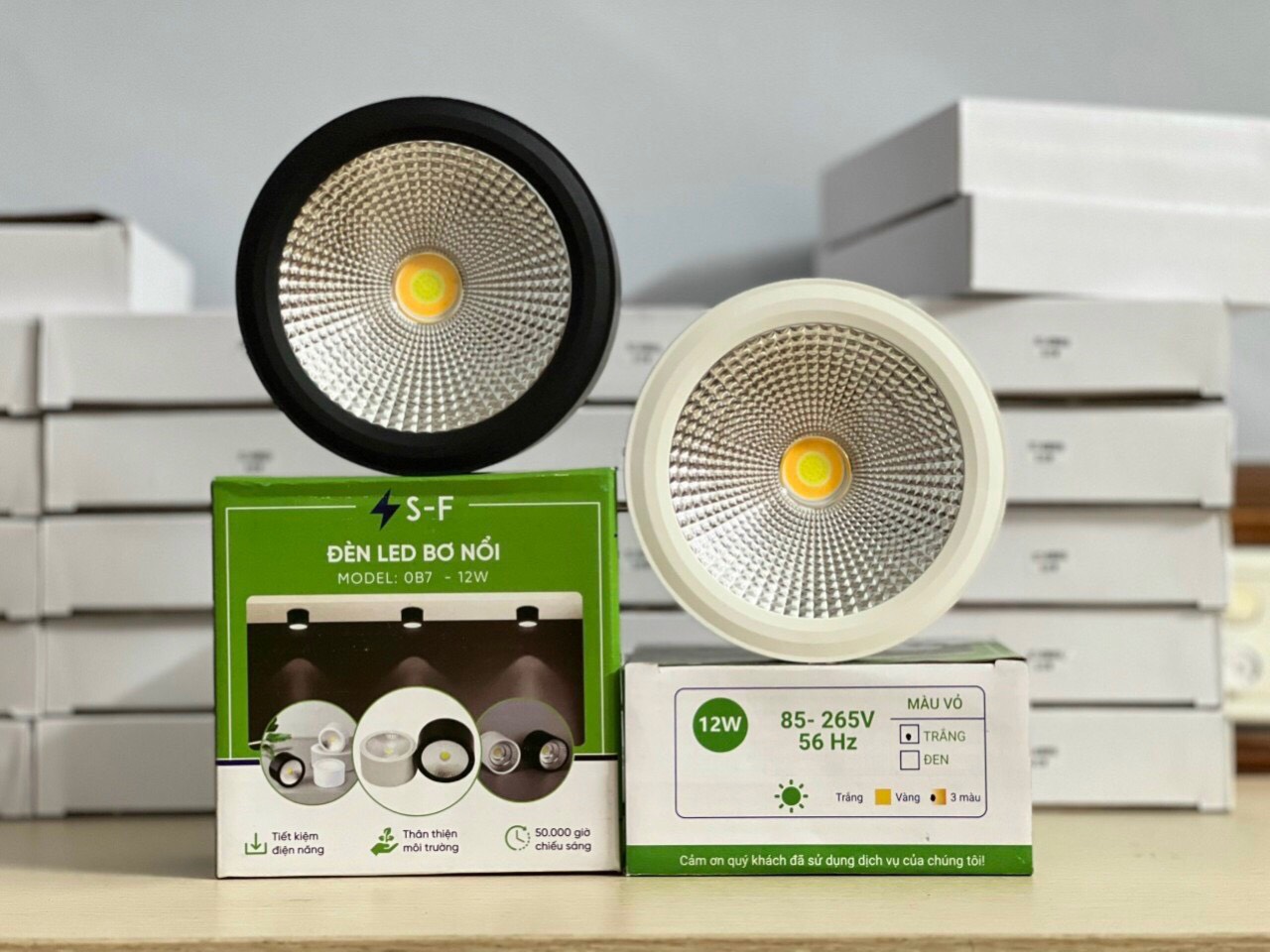 Đèn rọi ống bơ ETON 2 loại 7w,12w và có 3 chế độ ánh sáng