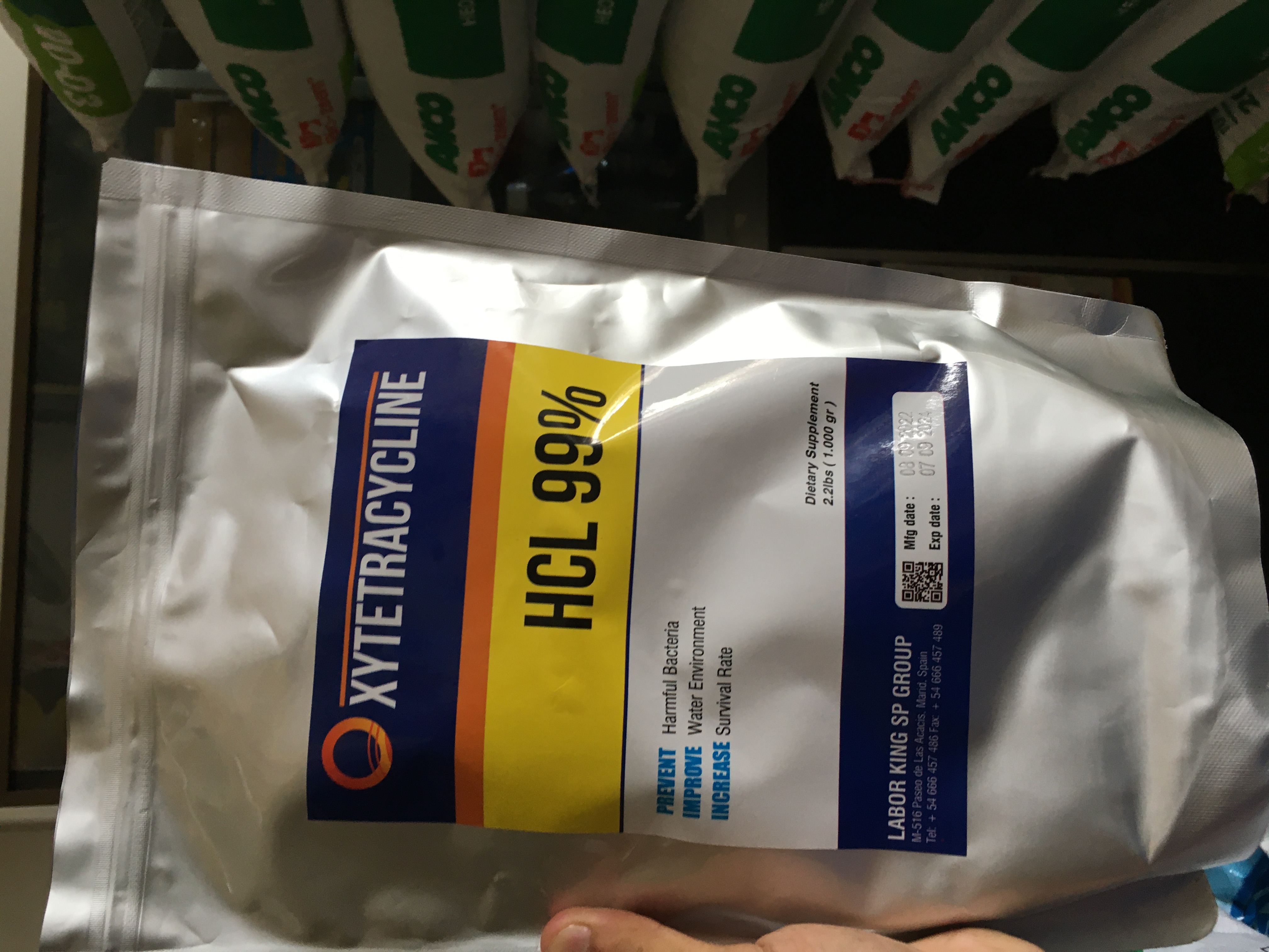 Oxytetracyclin HCL 99 ngăn ngừa vàng gan , đen mang, chuyên phòng ngừa vi bào tử cho ao hồ bể tôm cá thuỷ  sản 1kg