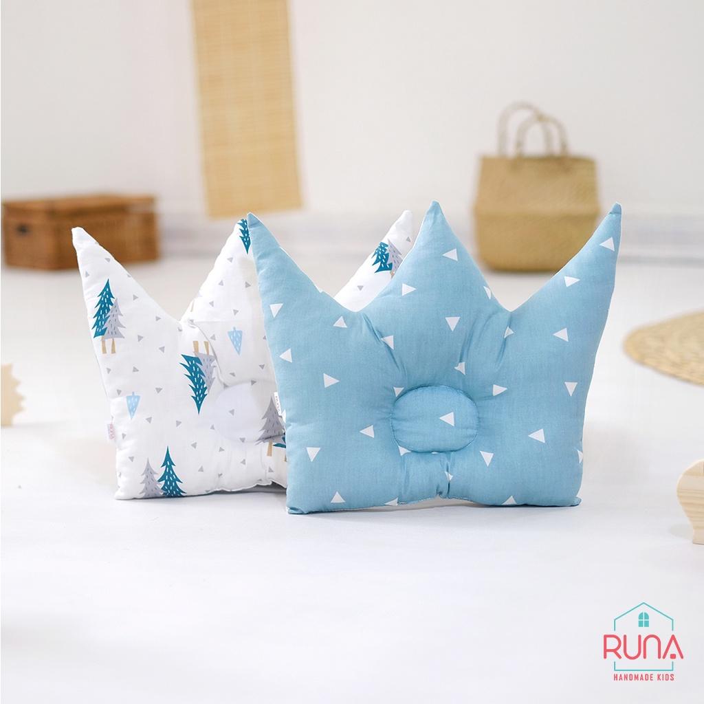 Gối lót chống bẹp đầu cho trẻ sơ sinh RUNA KIDS Cotton Hàn 100% hình vương miện đáng yêu mềm mịn giúp bé ngủ ngon