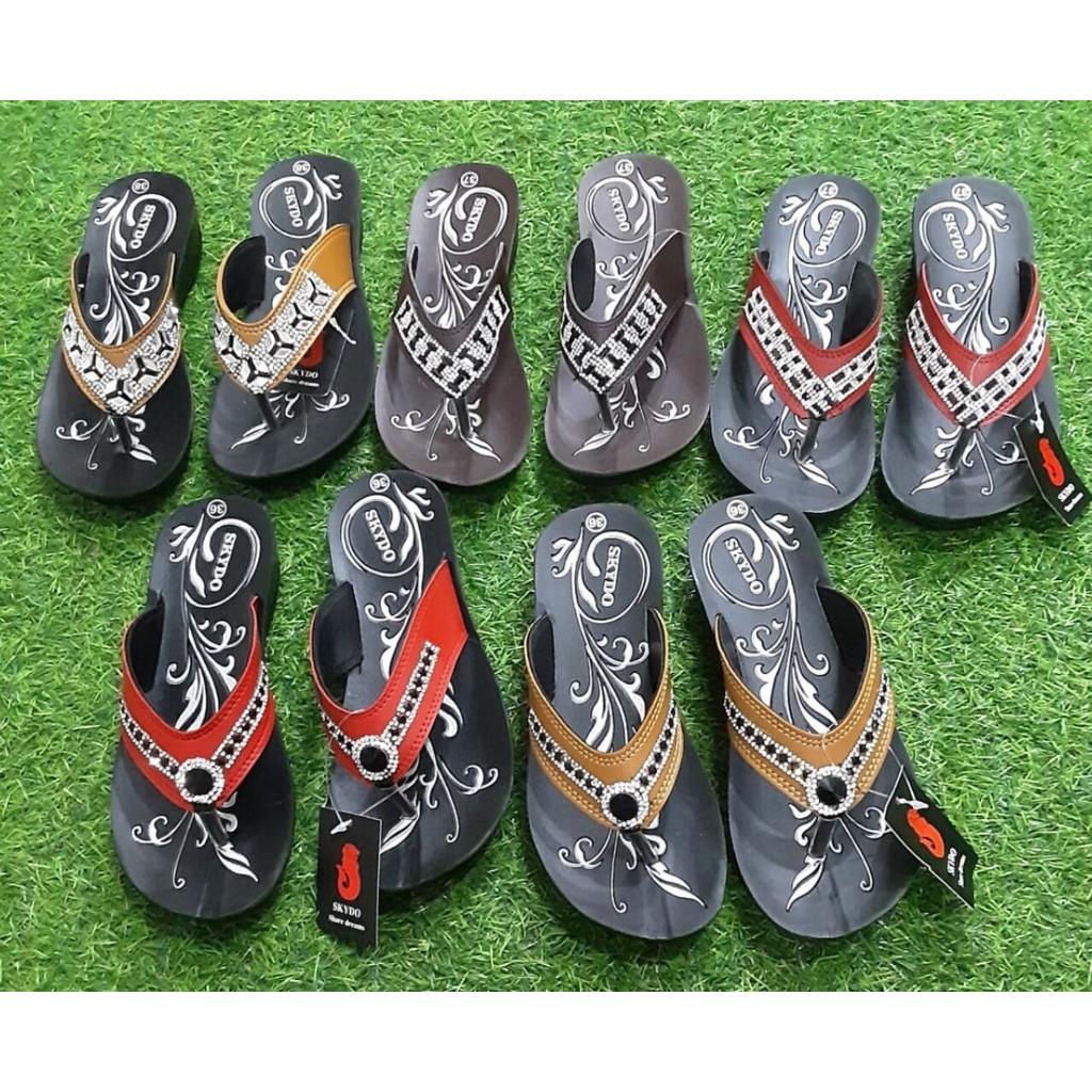 Dép xỏ ngón nữ, dép kẹp nữ,mã số B0132 , chất liệu mềm, nhẹ, mang êm chân, siêu bền, đế cao 3 cm, size từ 36-39.