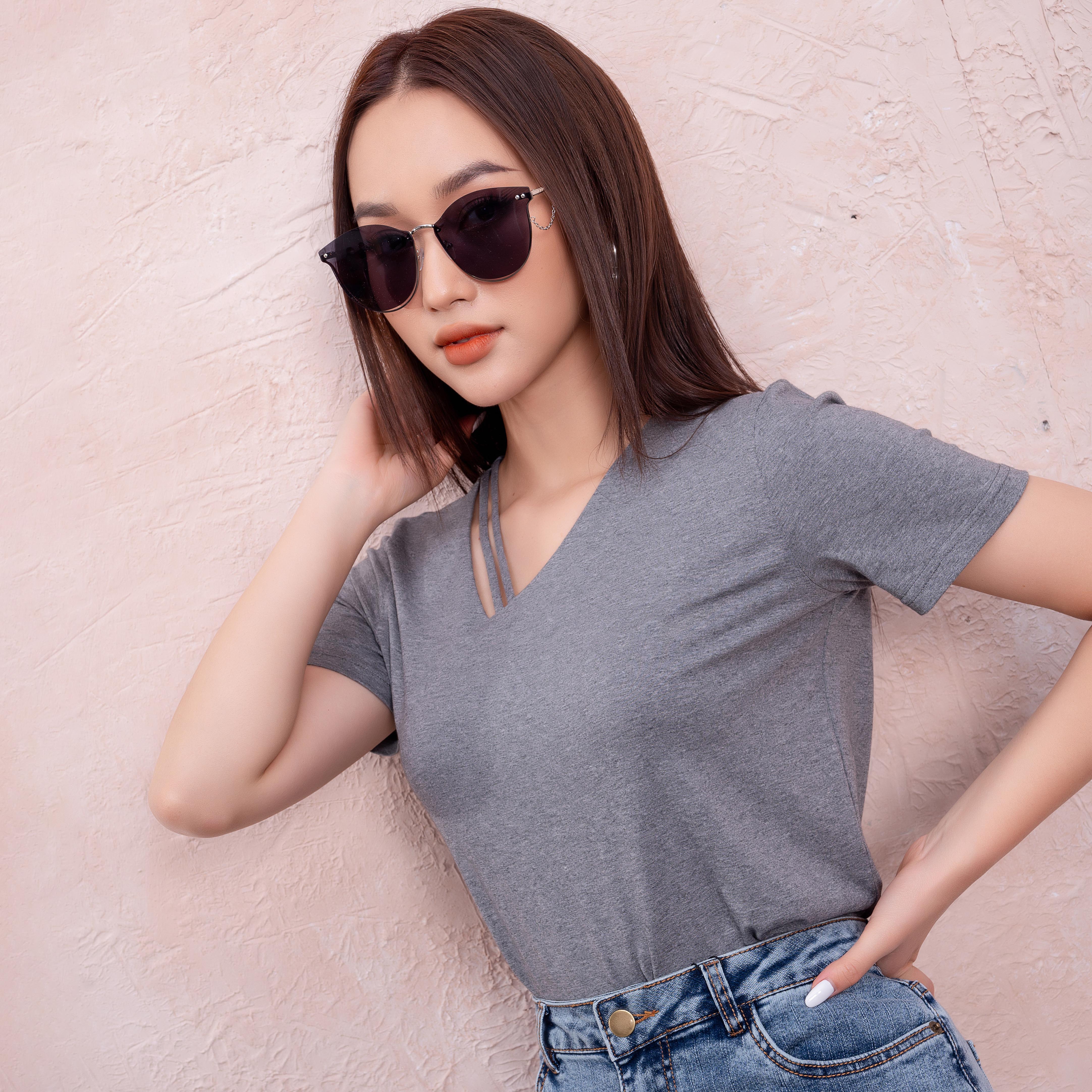 Áo Thun Nữ UK Fashion Thiết Kế Cổ Áo 2 Dây Cách Điệu, Chất Liệu Thun Cotton Mềm Mại, Năng Động Trẻ Trung NKAT2201004