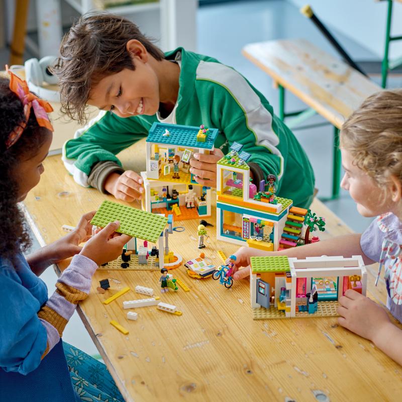 Đồ Chơi Lắp Ráp LEGO Friends Trường Học Quốc Tế Thành Phố Heartlake 41731 (985 chi tiết)