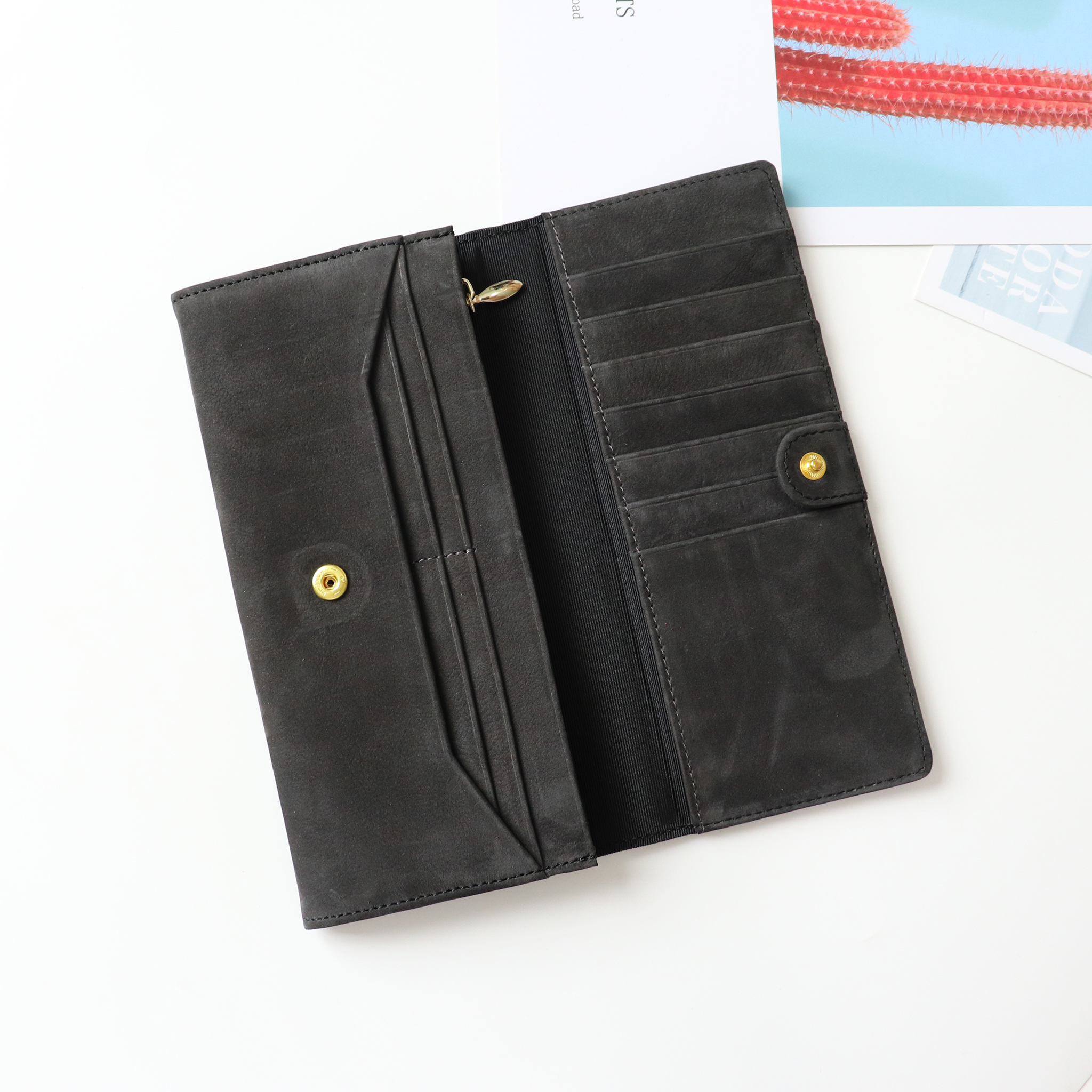 Ví dài cầm tay nữ da bò Nubuck