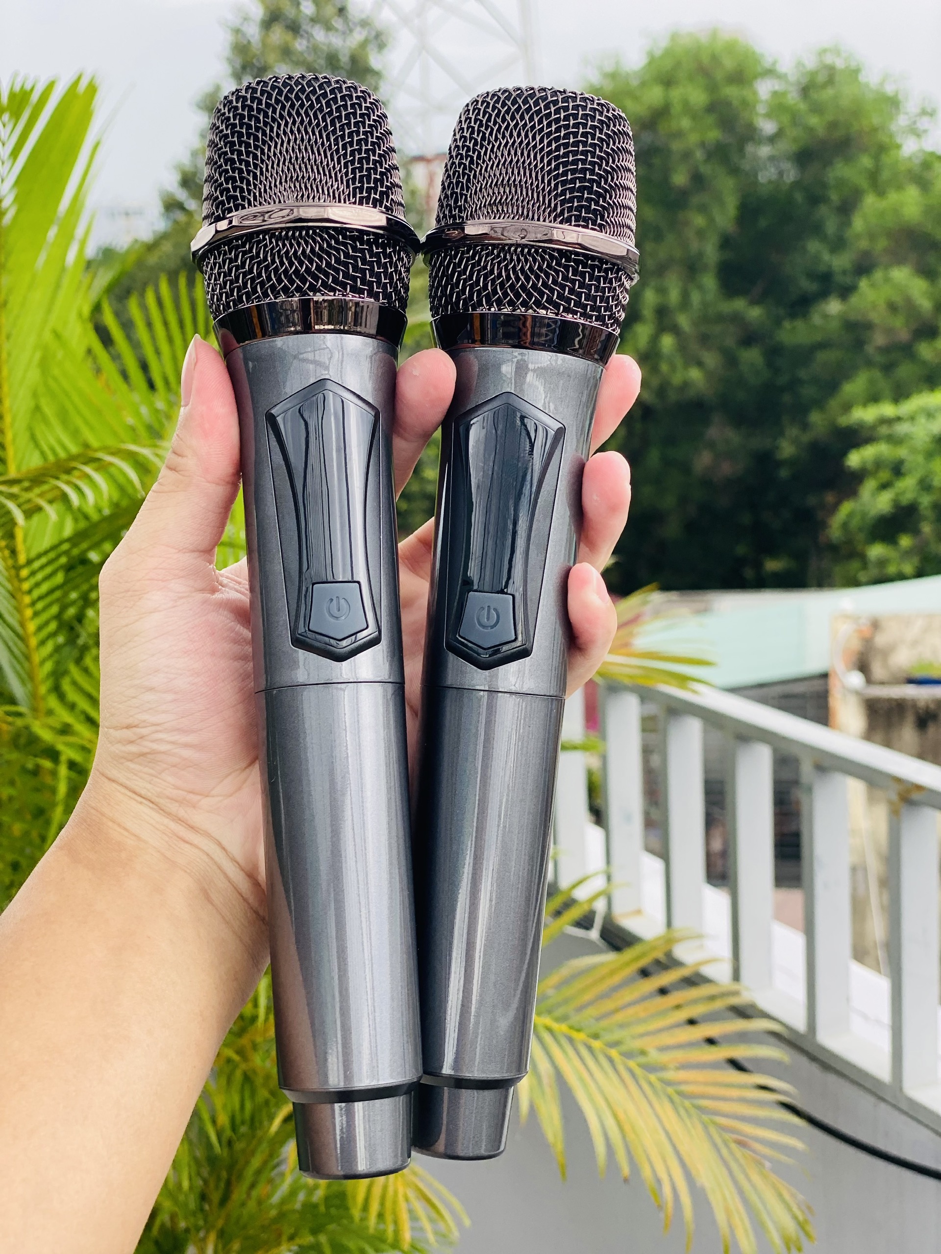 Micro Đa Năng MTMAX G12Pro (Loại 2 Micro) – Pin Sạc Tiện Lợi, Âm Thanh Ổn Định Hát Karaoke Gia Đình Giá Mềm hàng nhập khẩu