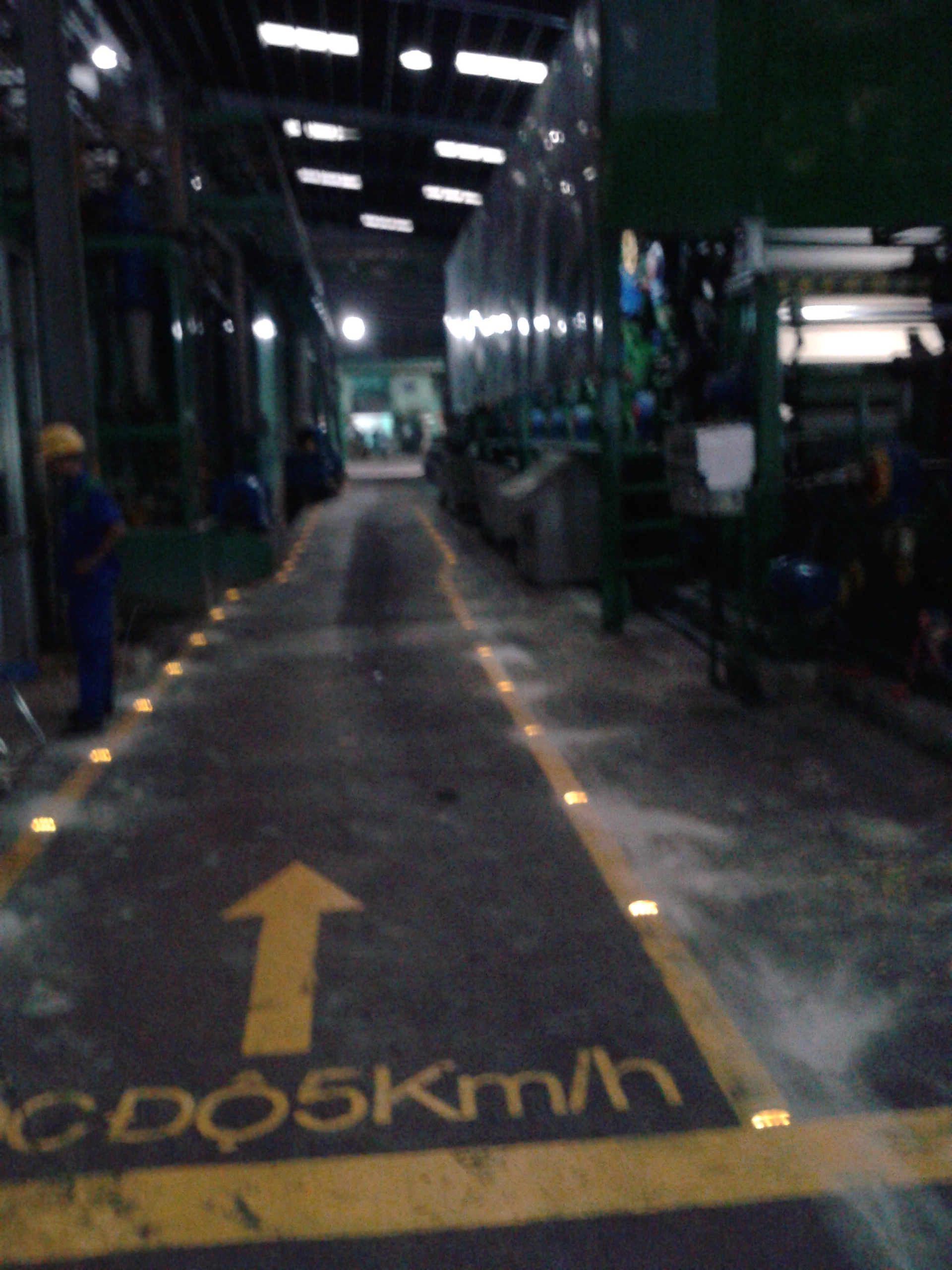 Đinh nhôm phản quang giao thông và nhà xưởng