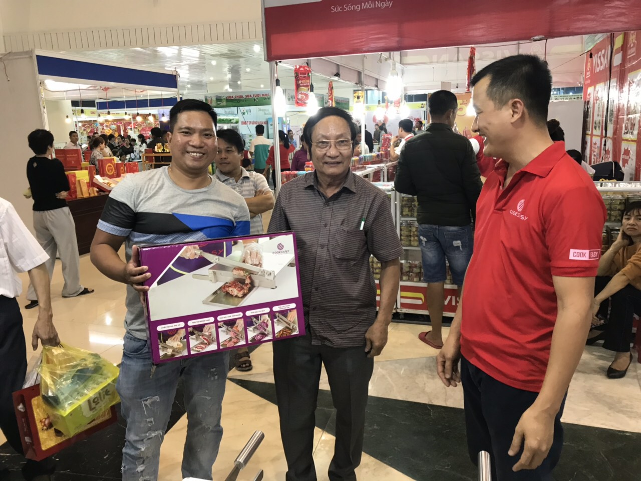 Máy chặt thịt gà, thịt vịt Chính Hãng đa năng: chặt xương, thái thịt đông lạnh tốt nhất hiện nay Bản đặc biệt CE800