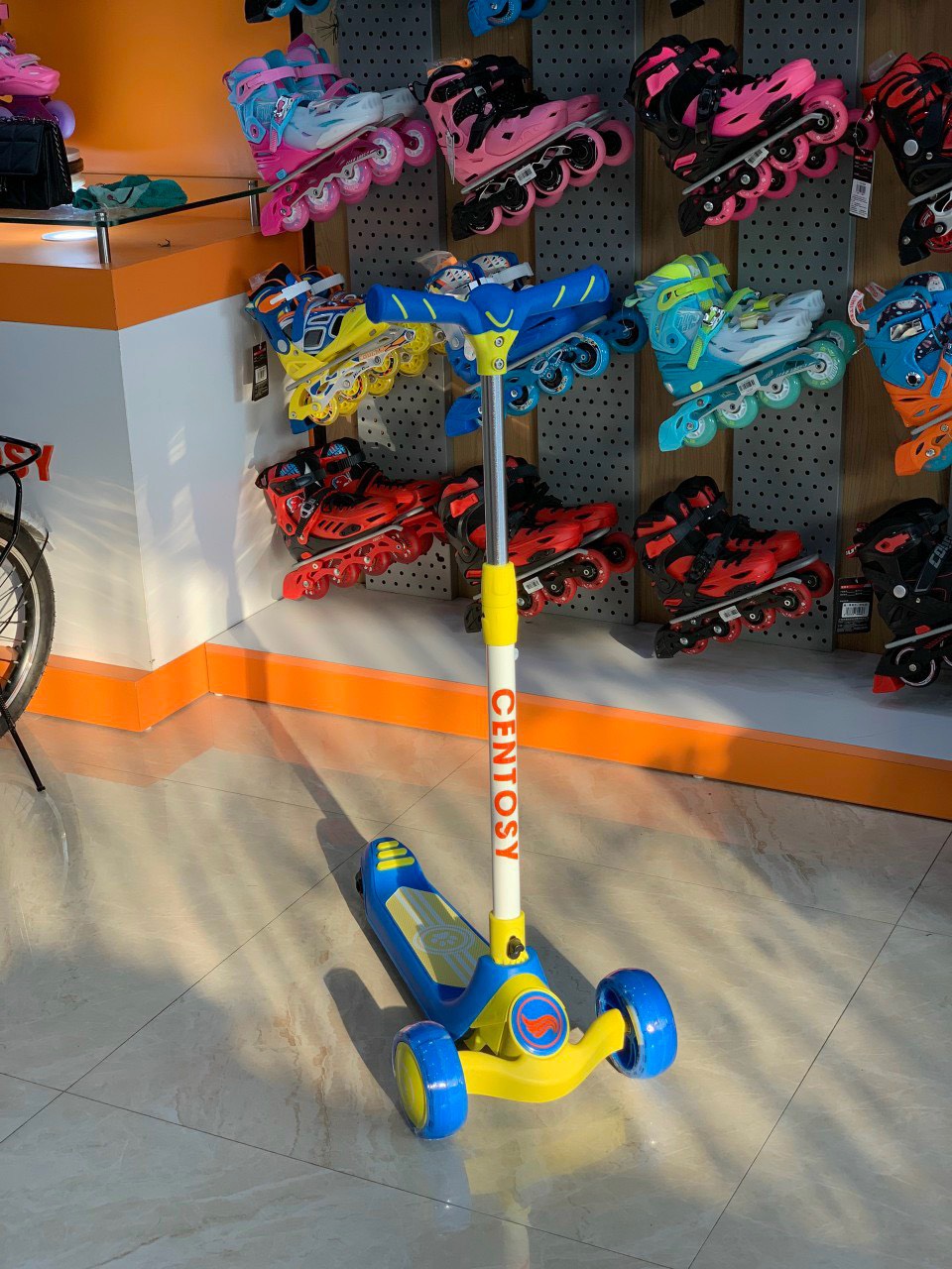 Xe trượt scooter trẻ em Centosy 760, có 2 màu cho bé