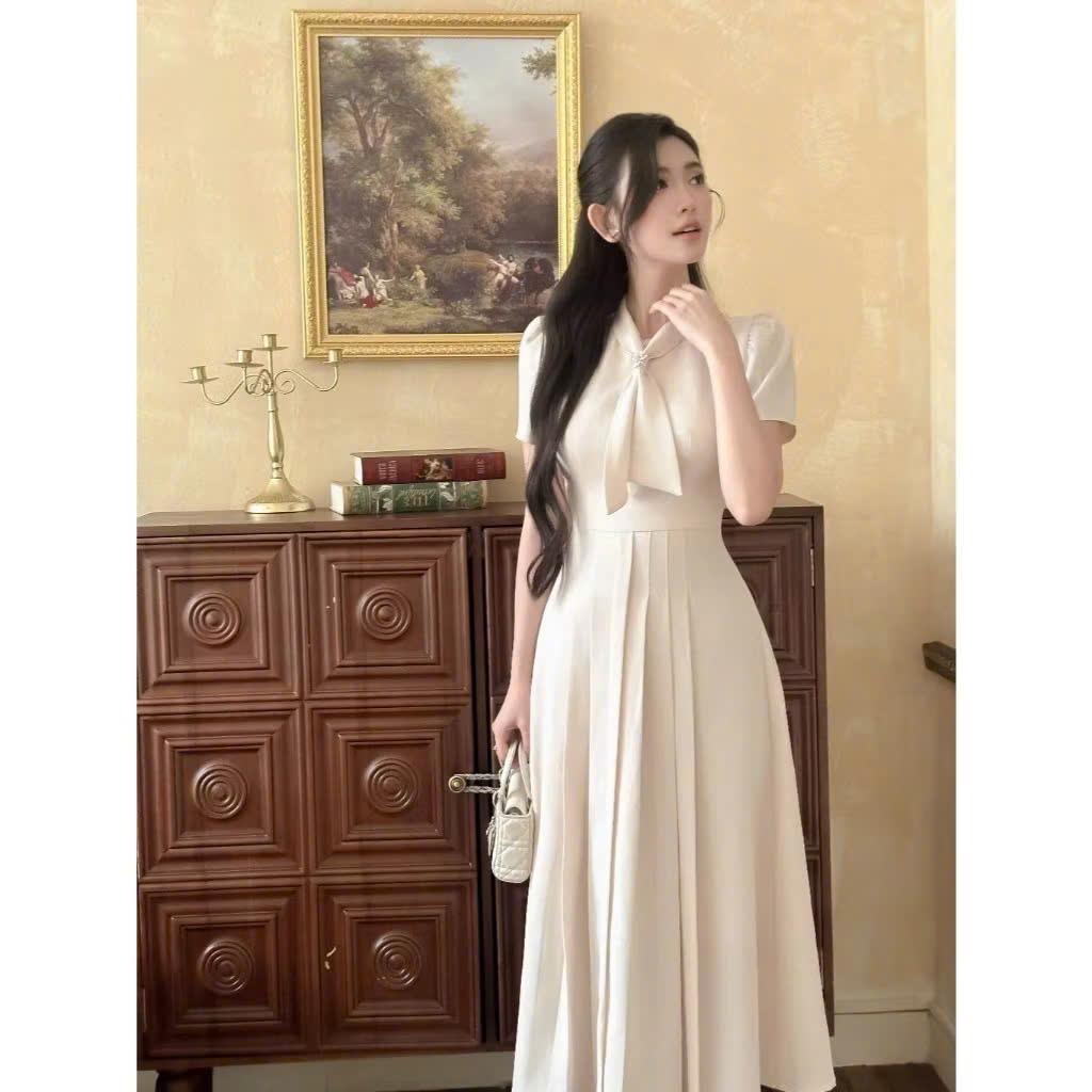 Đầm xòe dài xếp li tay nhún kèm phụ kiện