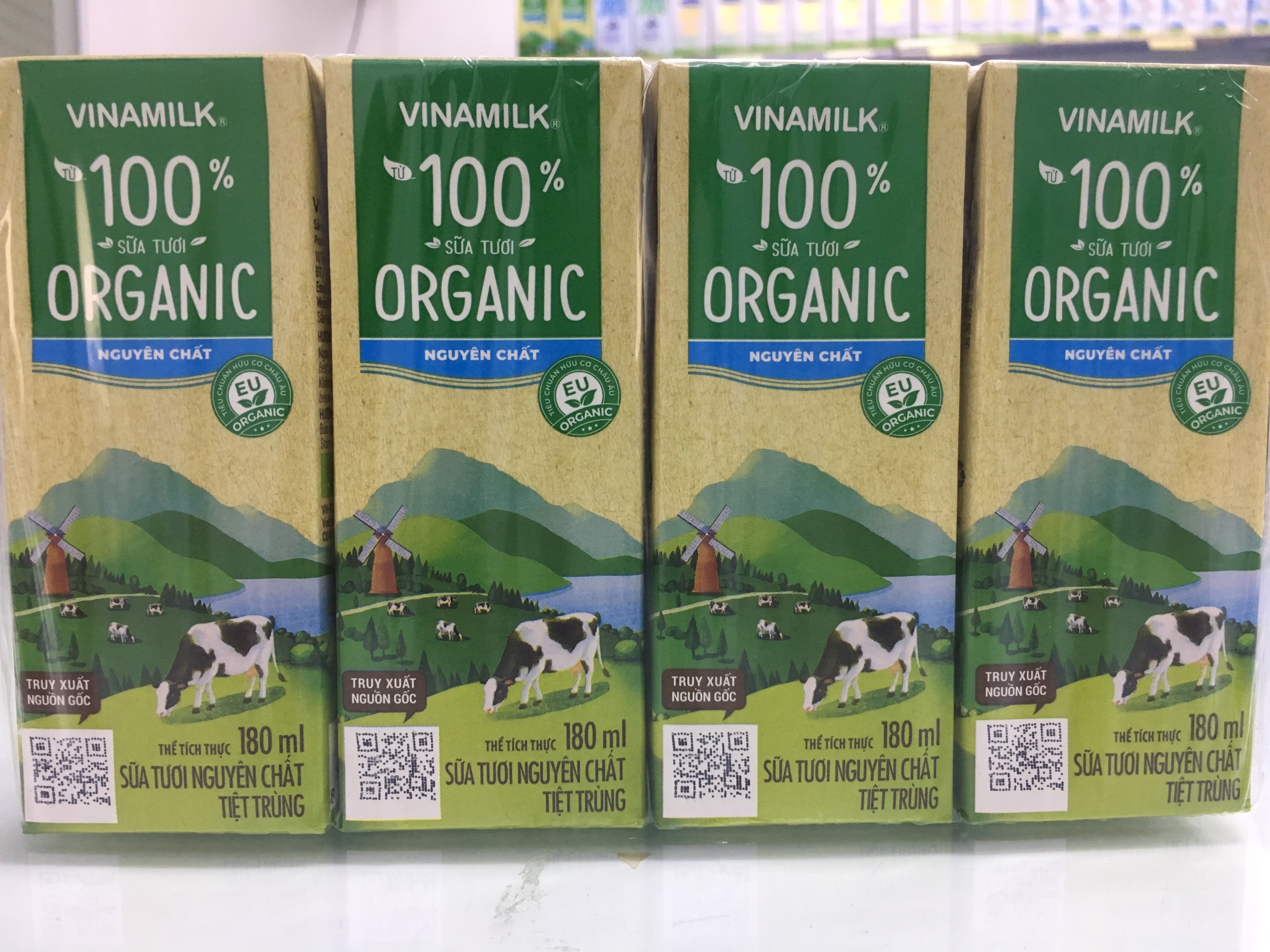 Thùng 48 Hộp Sữa Tươi Tiệt Trùng Vinamilk 100% Organic Không Đường 12 lốcx180ml-Mẫu mã mới