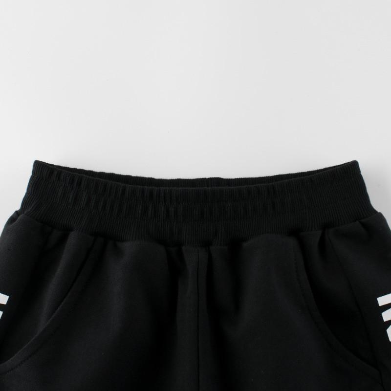 Quần short thun cho bé trai thể thao phối chữ bên hông
