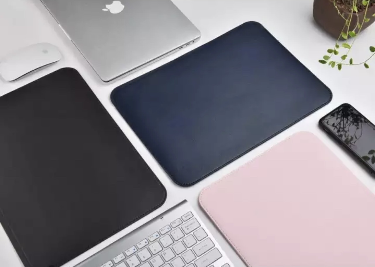 Bao Da Skin Pro Slim Stand Sleeve Dành Cho Macbook Chất Liệu Da PU Mịn, Cũng Là Một Tấm Lót Chuột - Hàng Chính Hãng