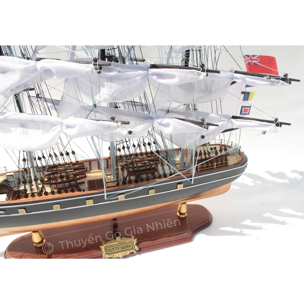 Mô Hình Thuyền Gỗ Trang Trí Phong Thủy Dạng Thuyền Cổ CUTTY SARKS SƠN Chính Hãng, Hàng Xuất Khẩu Chất Lượng Cao
