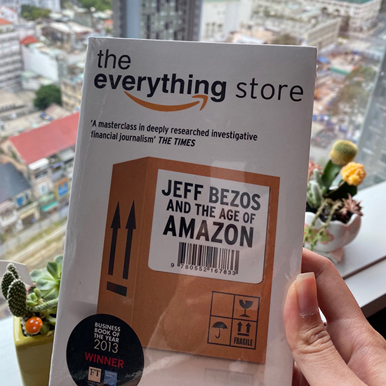 The Everything Store : Jeff Bezos And The Age Of Amazon (Paperback)