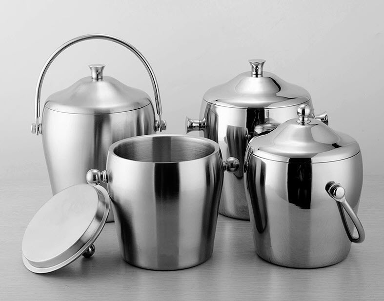 Xô inox 2 lớp giữ nhiệt có nắp dùng đựng đá, ướp lạnh trong nhà hàng quán ăn . Dung tích 2L và 1.2L