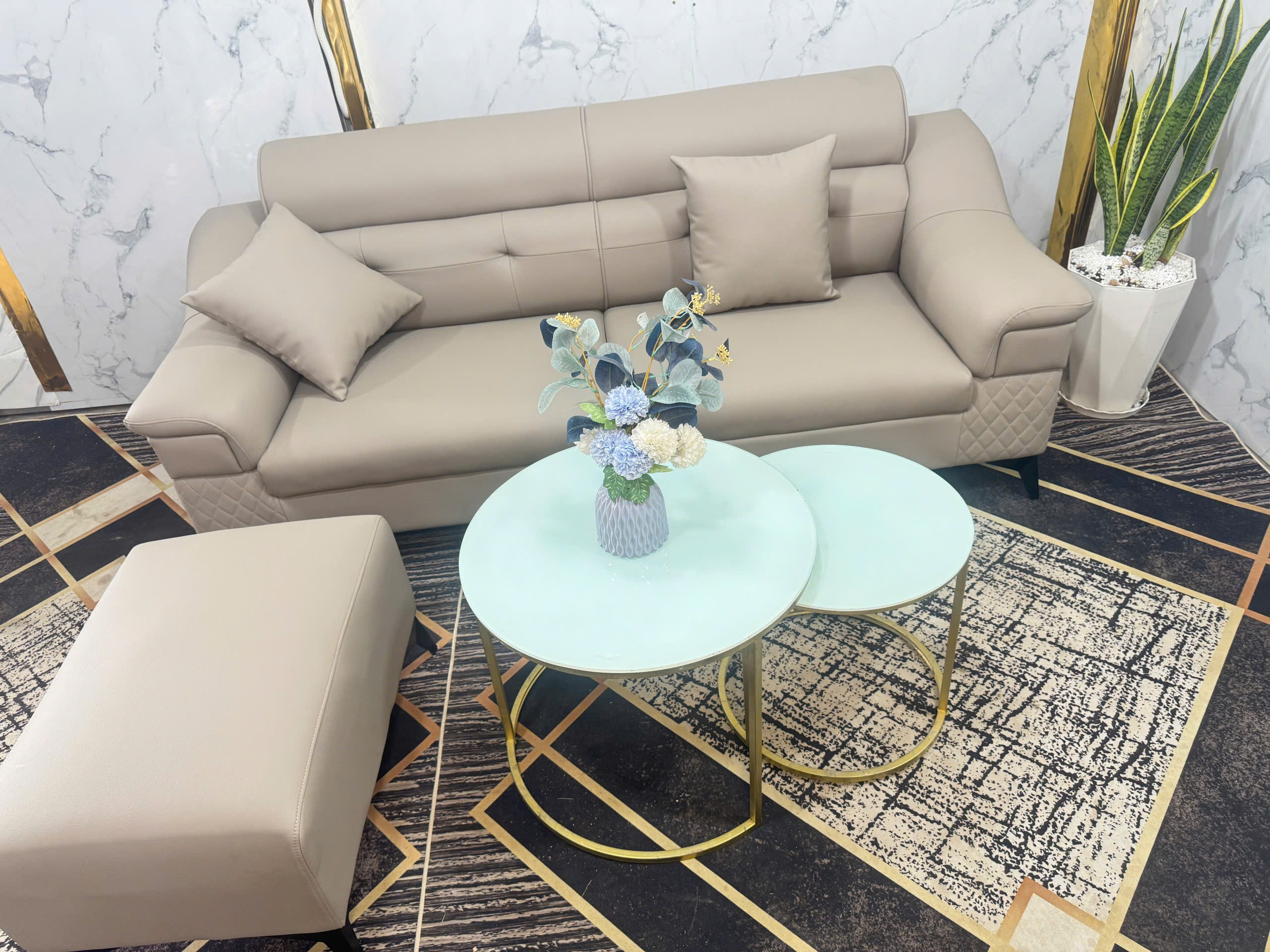 Sofa băng kèm bàn và đôn Juno Sofa