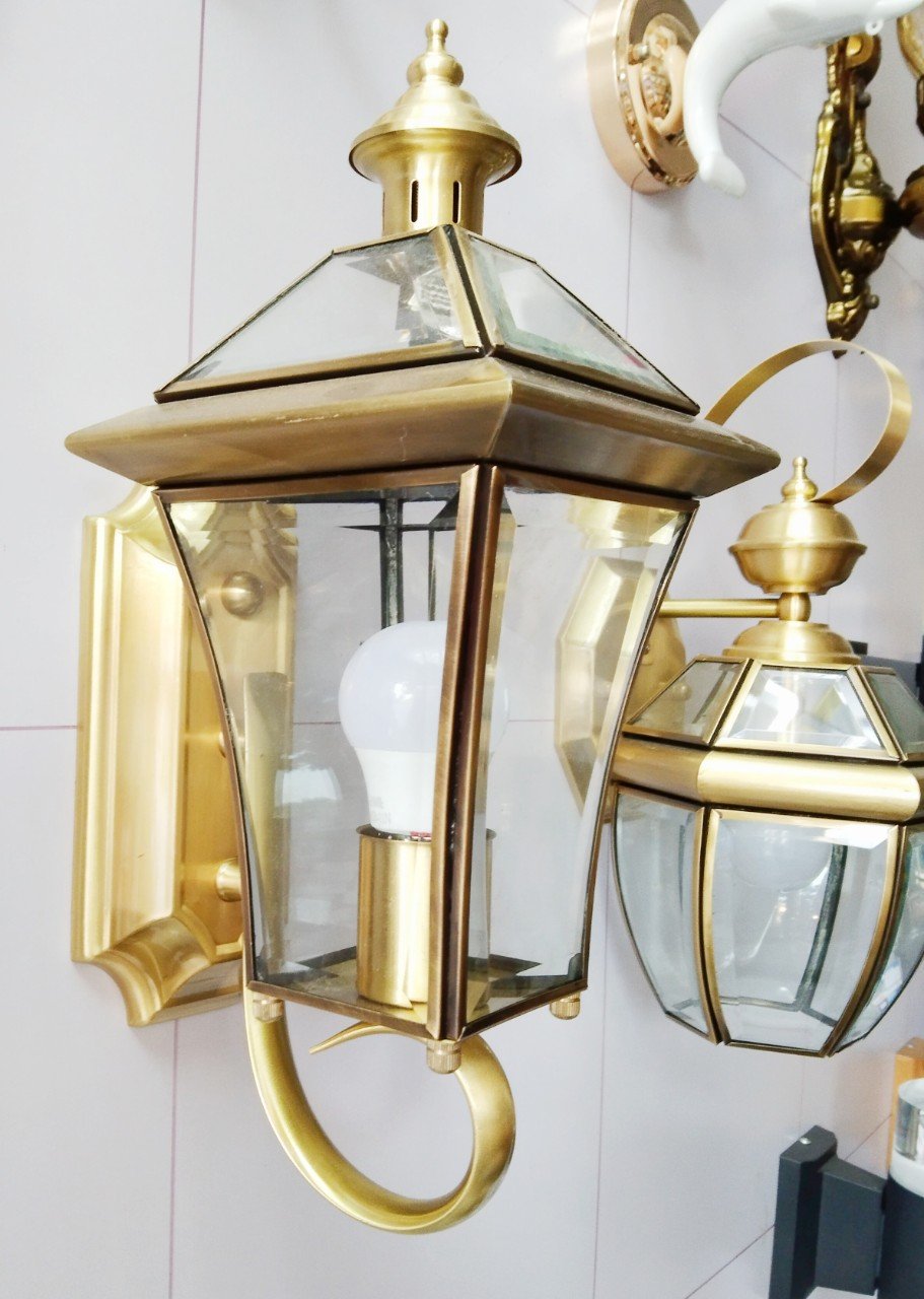 ĐÈN GẮN TƯỜNG CHÙA ĐỒNG