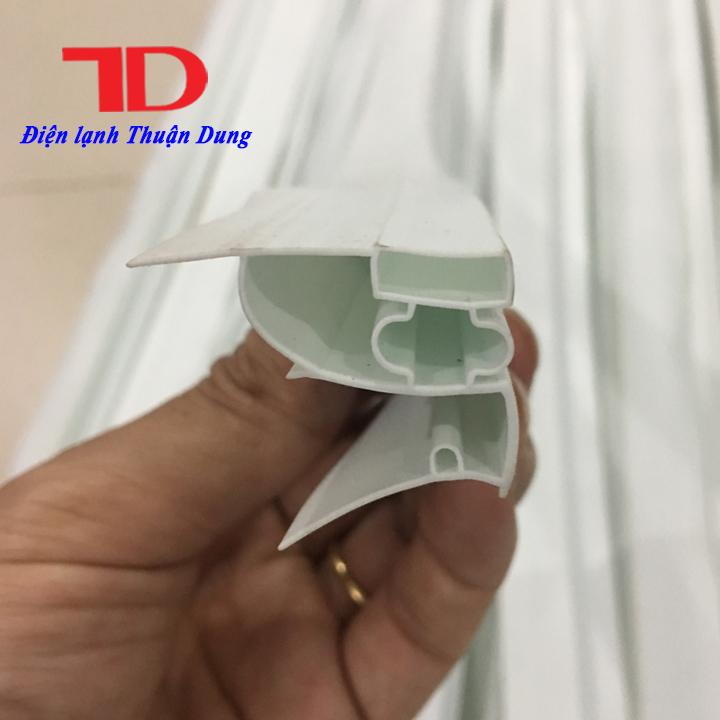 Ron tủ lạnh kiểu bắt vít dài 2 mét