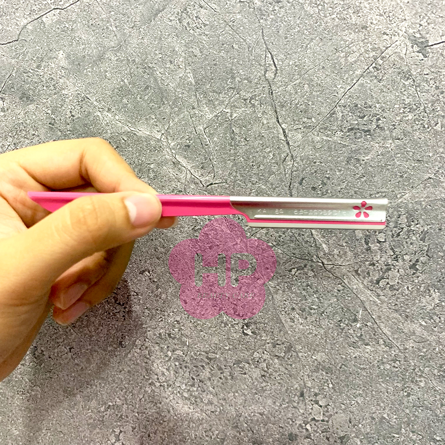 Dao Cạo Lông Mày Cán Dài Lưỡi Dao Thép không Gỉ Kai Beauty M-07422