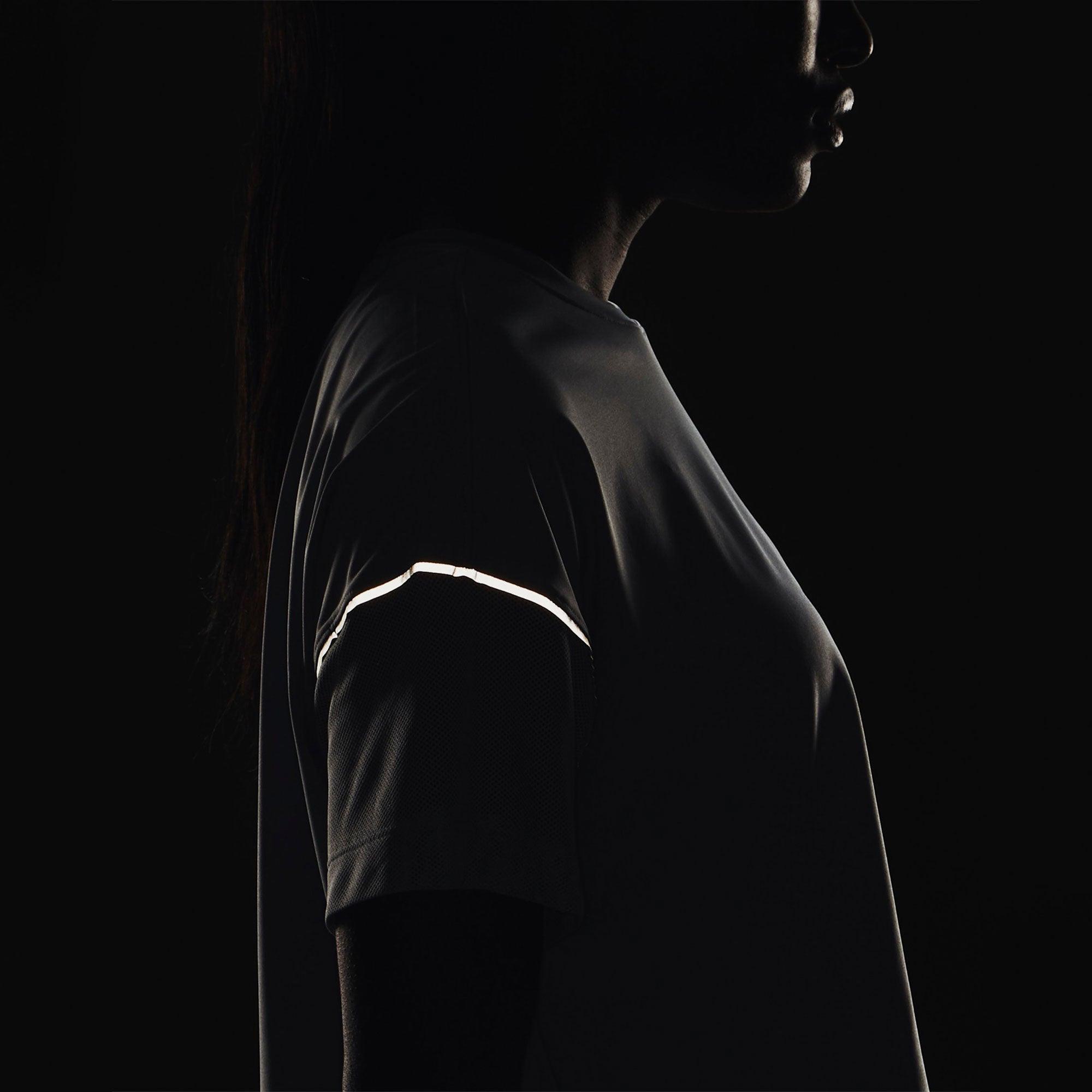 Áo thun thể thao nữ Under Armour Rush Heatgear - 1377069-465