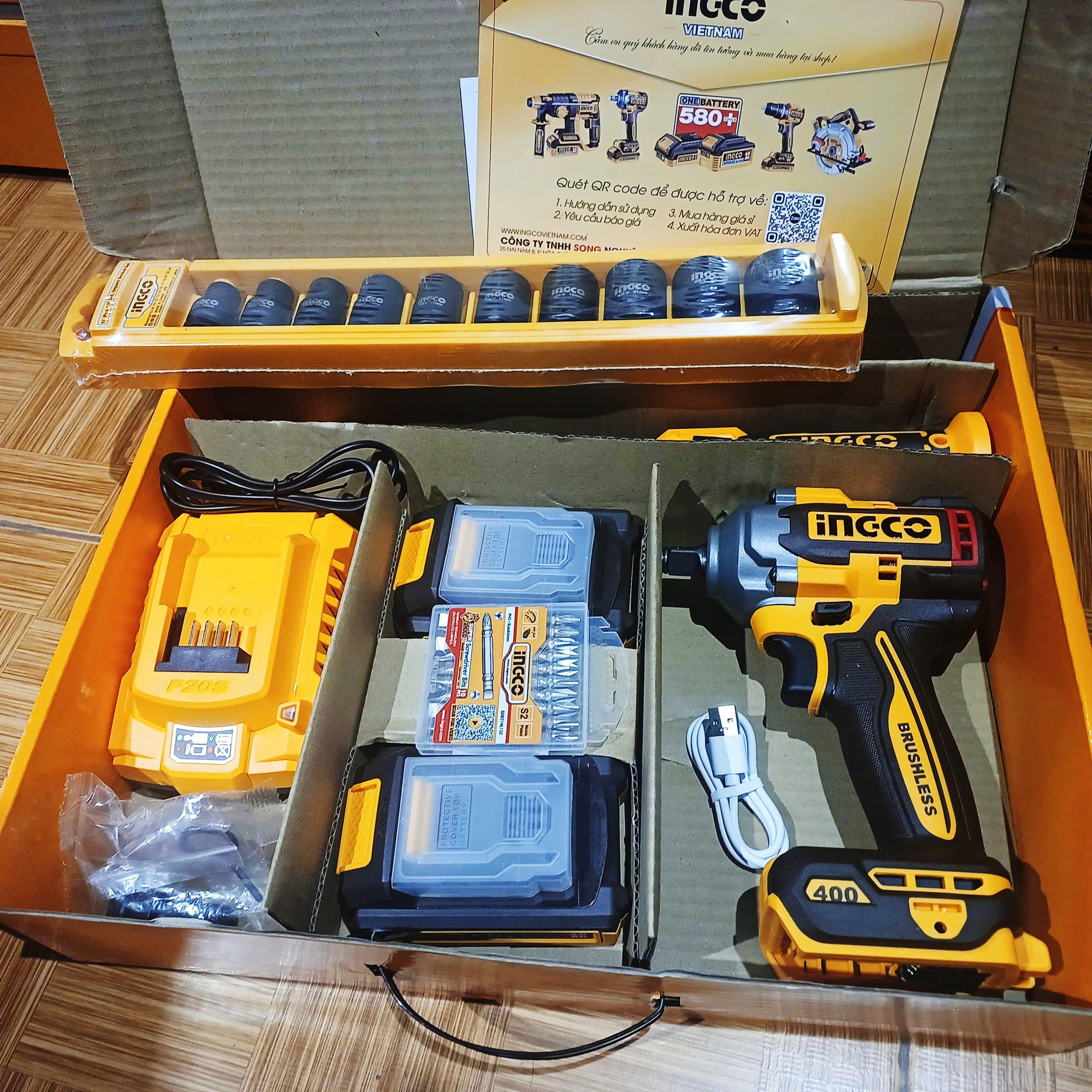 BỘ COMBO MÁY SIẾT BU LÔNG DÙNG PIN 20V (CIWLI2040) &amp; ĐÈN PIN (HWLI35261) INGCO COSLI23048 - HÀNG CHÍNH HÃNG