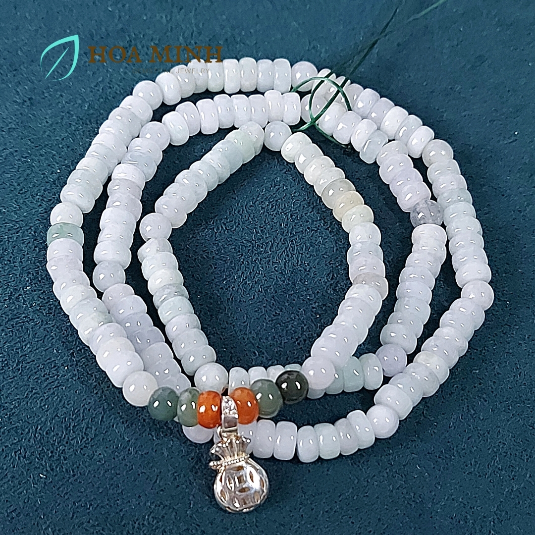 Vòng tay vòng chuỗi Ngọc Cẩm Thạch trắng nếp 5.7 li kiểu bánh xe quấn 3 vòng, phối charm túi tiền bạc, viên Cẩm Thạch Huyết