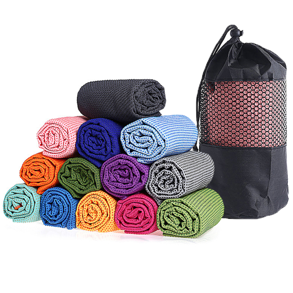 Khăn tập yoga chất liệu bằng vải sợi mang lại cảm giác mềm mại, thấm hút