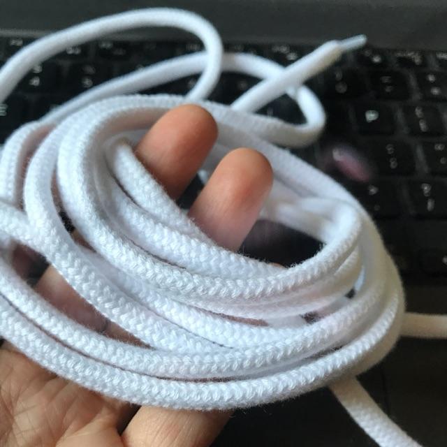Dây giày tròn màu trắng