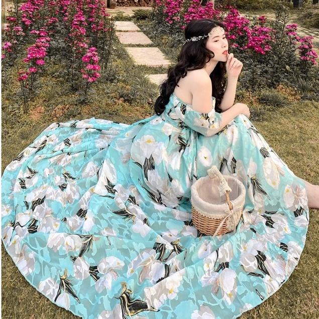 Đầm Maxi Trễ Vai Đi Biển Chụp Ngoại Cảnh Họa Tiết Xanh Hoa Trắng