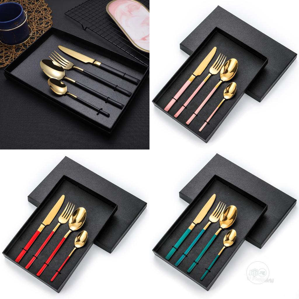 Sét 4 dụng cụ bàn ăn gồm dao, dĩa, muỗng ăn cho gia đình, nhà hàng bằng inox mạ màu phong cách châu Âu sang trọng hiện đại