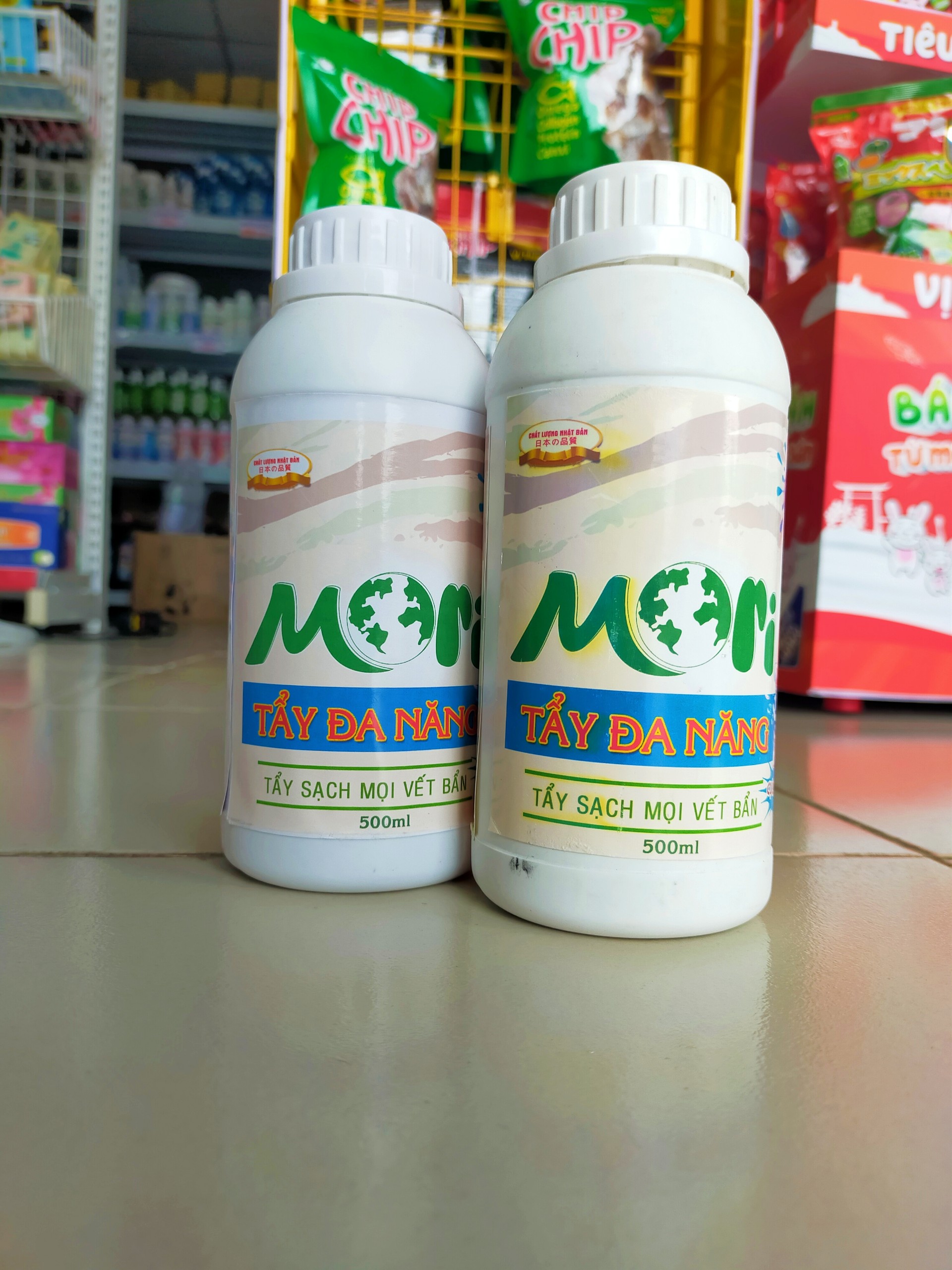 TẨY QUẦN ÁO ĐA NĂNG MORI ĐÁNH BAY CÁC VẾT BẨN LEM MÀU, MỠ ÂM, VẾT THỨC CHAI 500ML