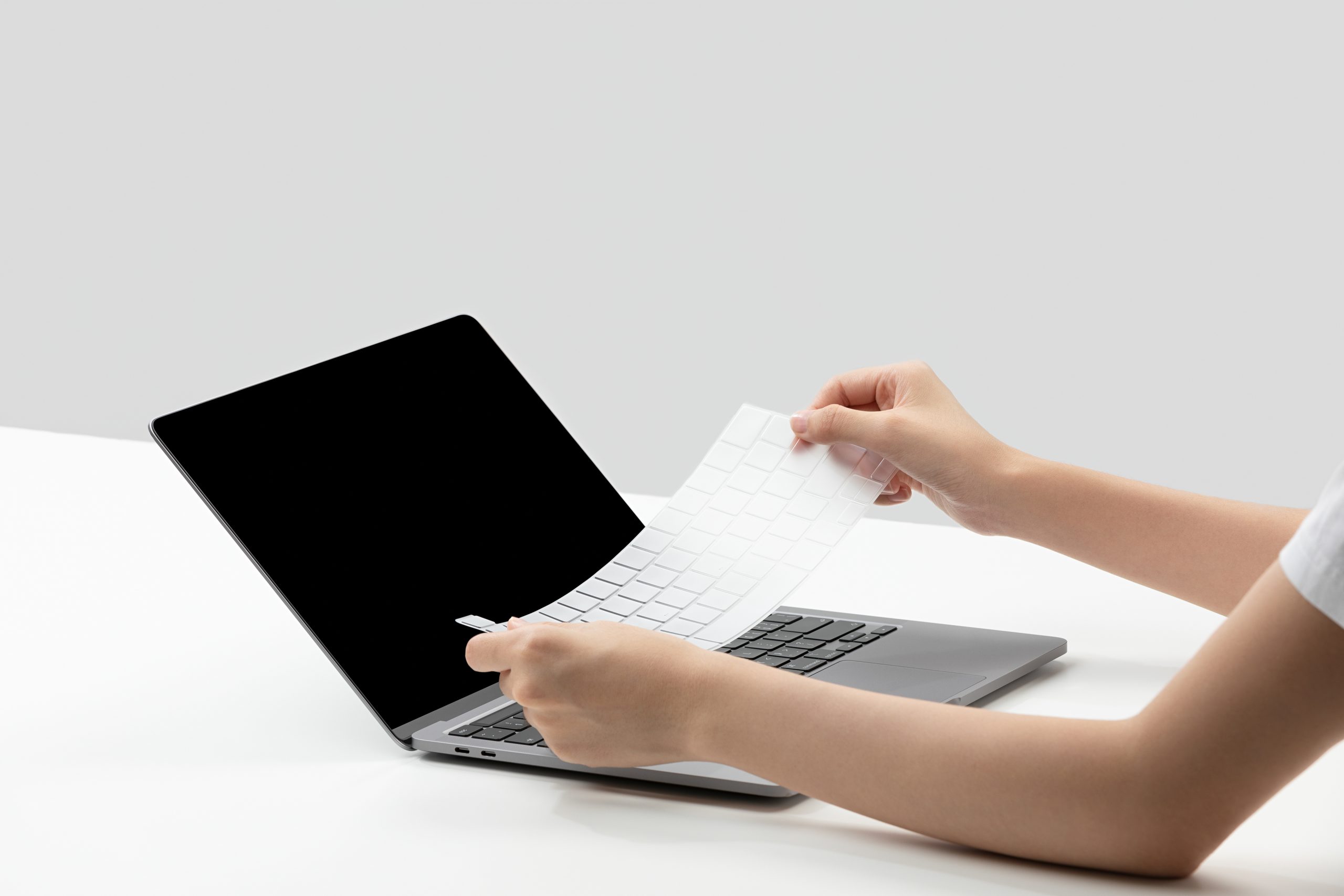 Phủ Phím Macbook Air/Pro 13" 2020 M1, Pro 14/16" 2021 Innostyle Keyguard TPU Crystal - Hàng Chính Hãng