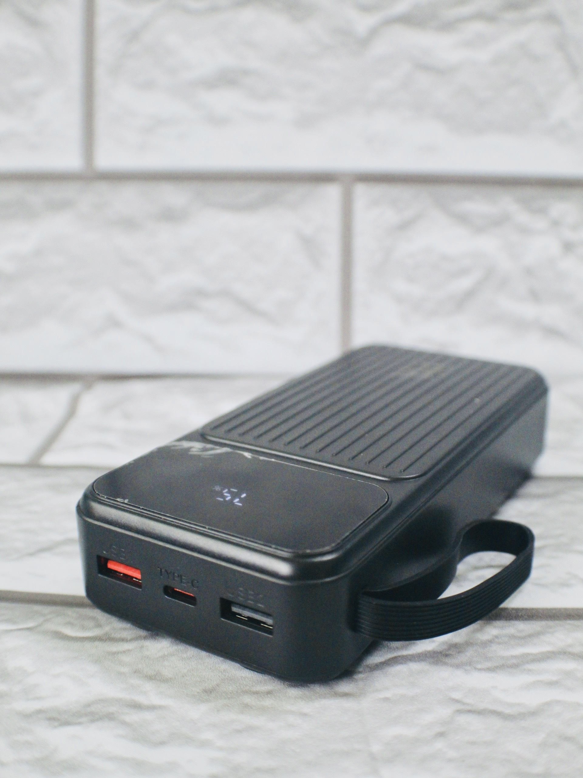 Pin Sạc Dự Phòng 20000mAh Linrui LR008 Có Hỗ Trợ Sạc Nhanh, 2 Cổng USB Và Cổng Type C - Hàng Chính Hãng