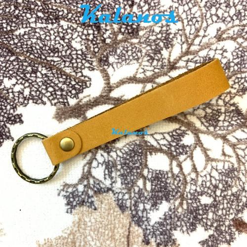 Móc khóa da bò cao cấp độc đáo sành điệu màu vàng bò Kalanos KMKN100-Bo, Móc khóa da bò xịn đơn giản thời trang