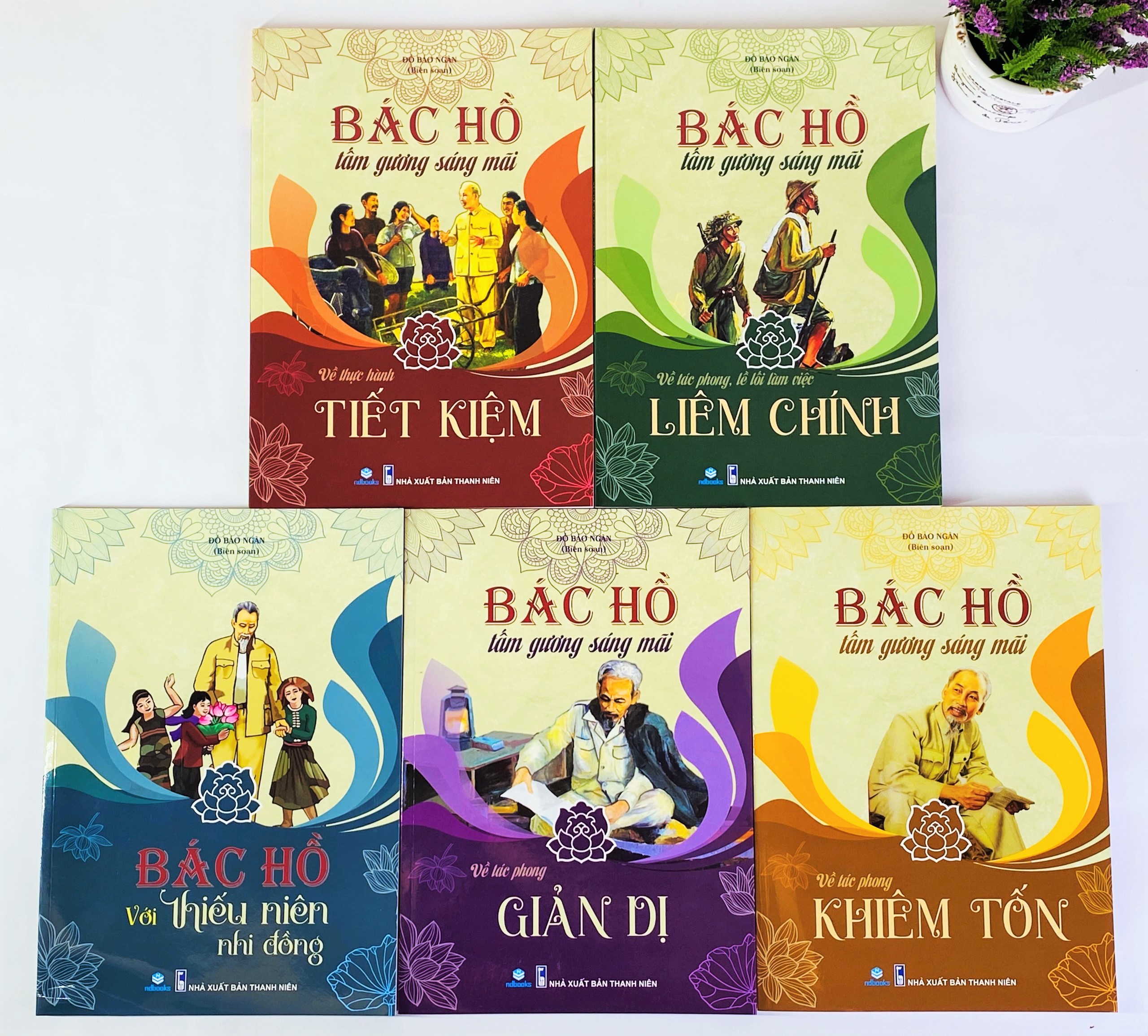 Sách - Trọn bộ 5 cuốn Bác Hồ tấm gương sáng mãi - ndbooks