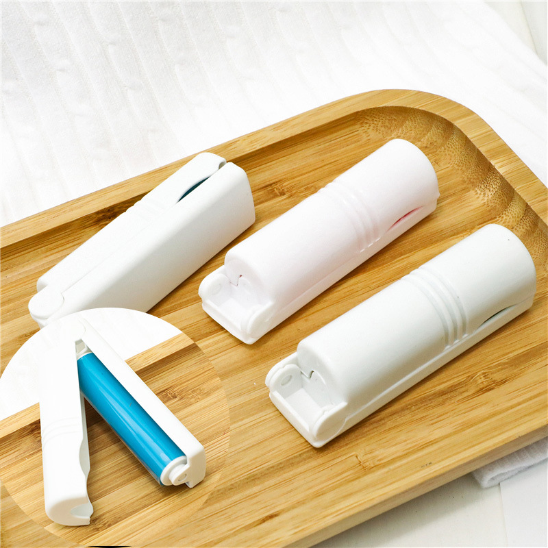 Cây Lăn Bụi Quần Áo Mini Bỏ Túi Gắp Gọn Tiện Dụng
