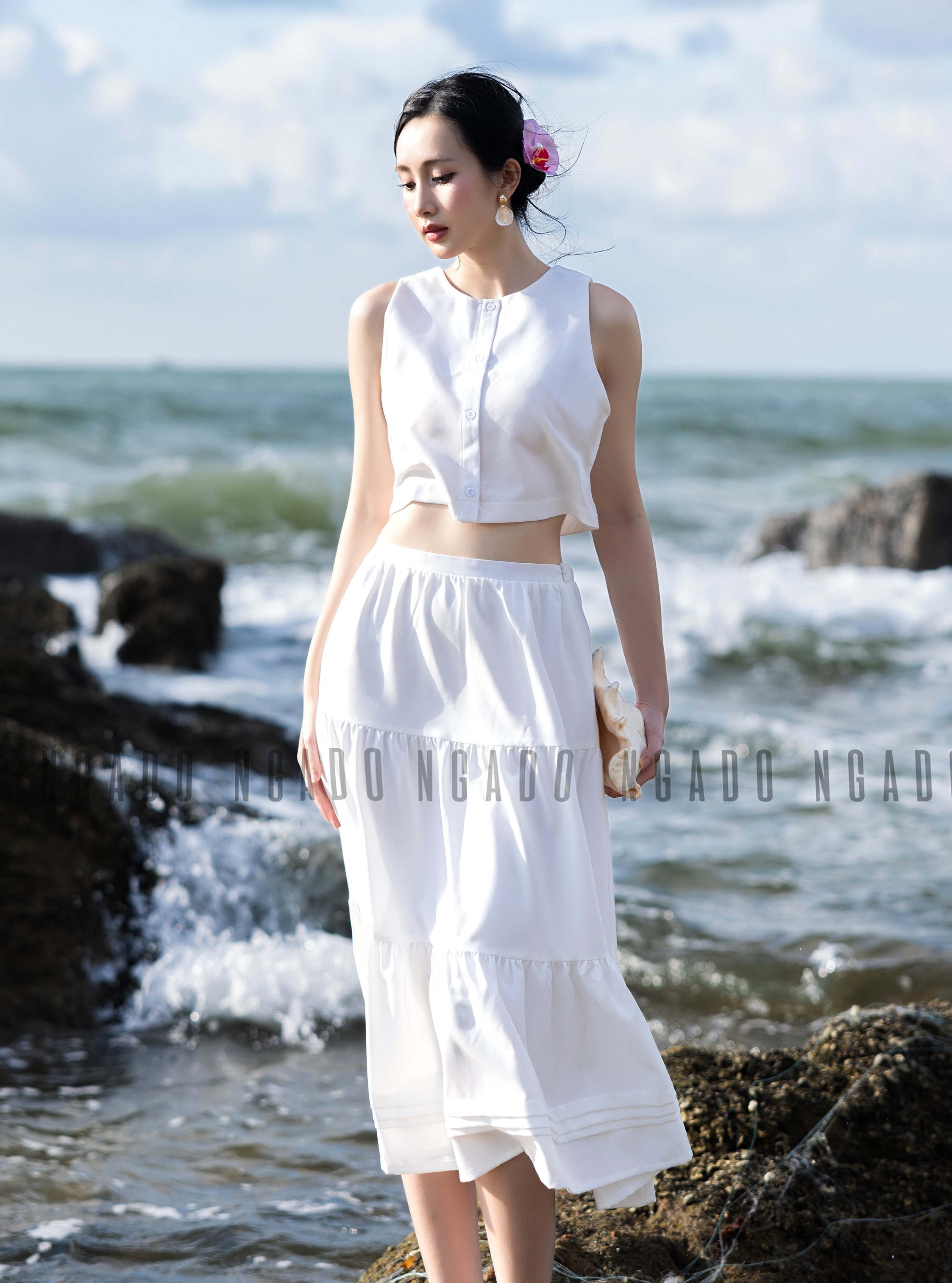 Set áo váy croptop trắng NGADO