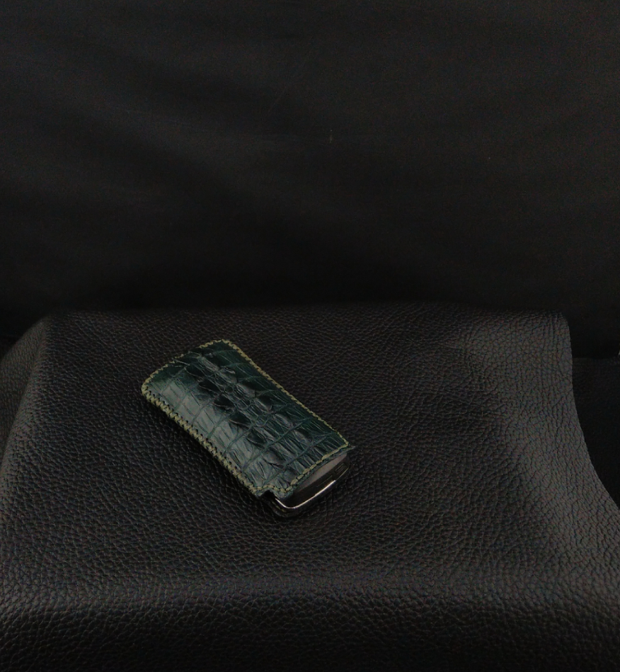 Bao Da Rút Nokia 8800 Da Cá Sấu Thật - hàng nhập khẩu