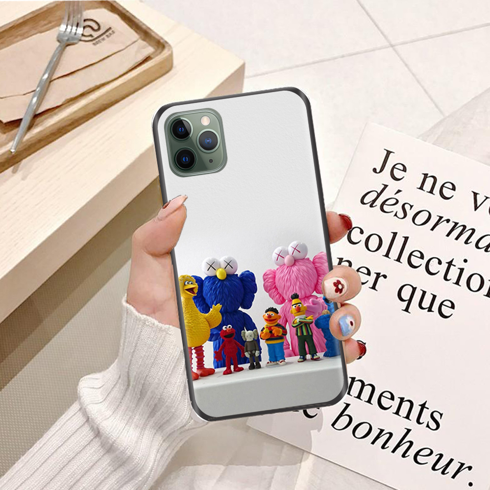Ốp lưng điện thoại iPhone 11 Pro Max viền silicon dẻo TPU  hình Gấu KAW - Hàng chính hãng