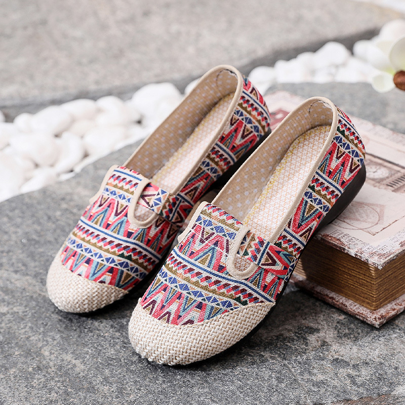 Giày lười vải nữ slip on hoạ tiết Canvas thoáng khí đế bằng mềm trống trơn trượt thời trang Phatdat V331