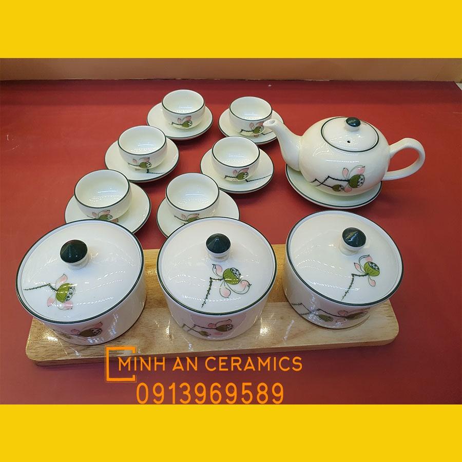 Bộ ấm chén Bát Tràng và 03 hộp mứt vẽ đài sen gốm Minh An Bát Tràng